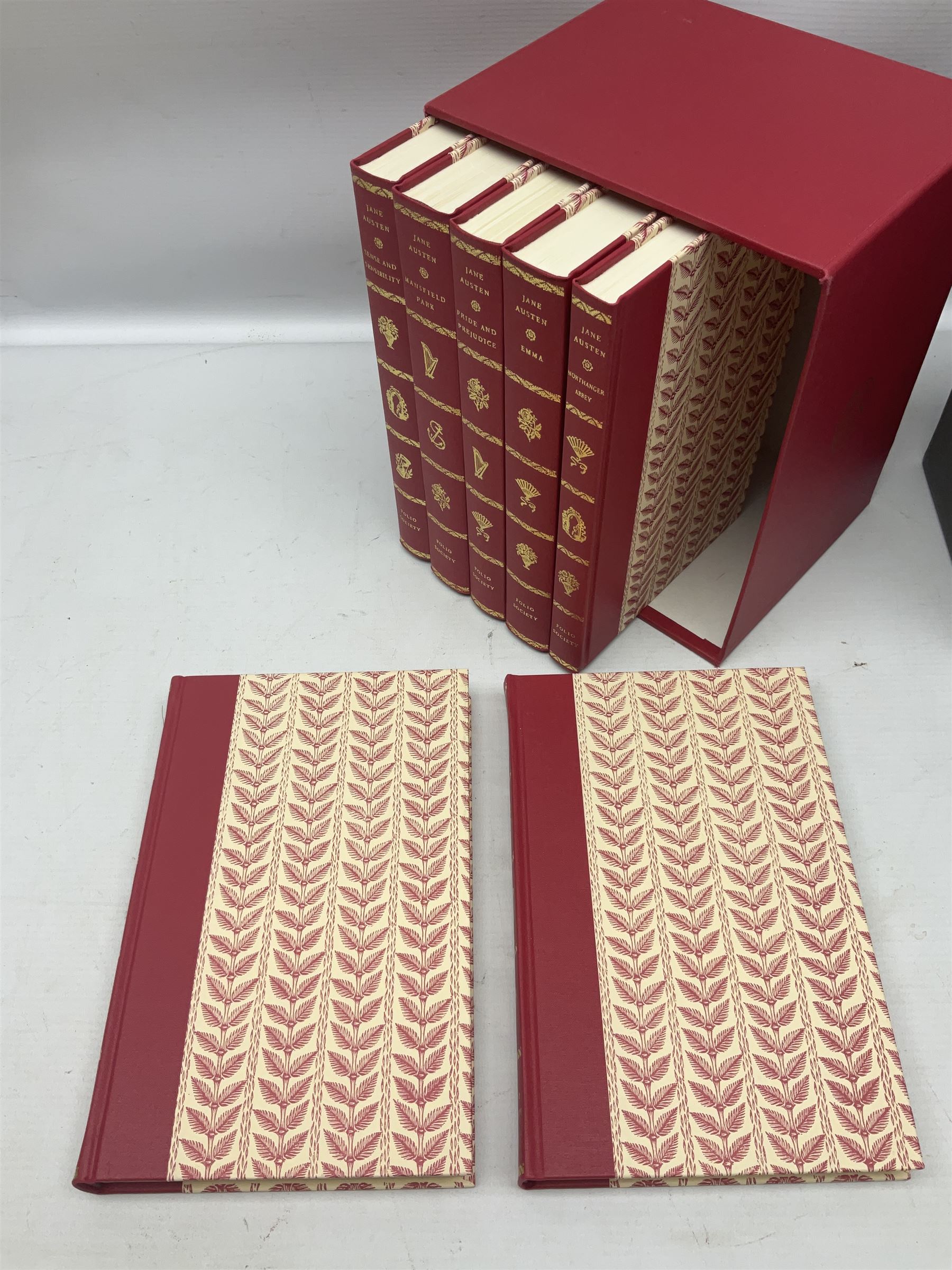 Folio Society; nineteen volumes to include seven book box set Jane Austin - Image 9 of 18
