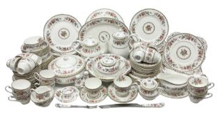 Extensive Royal Grafton Malvern pattern tea and dinner wares