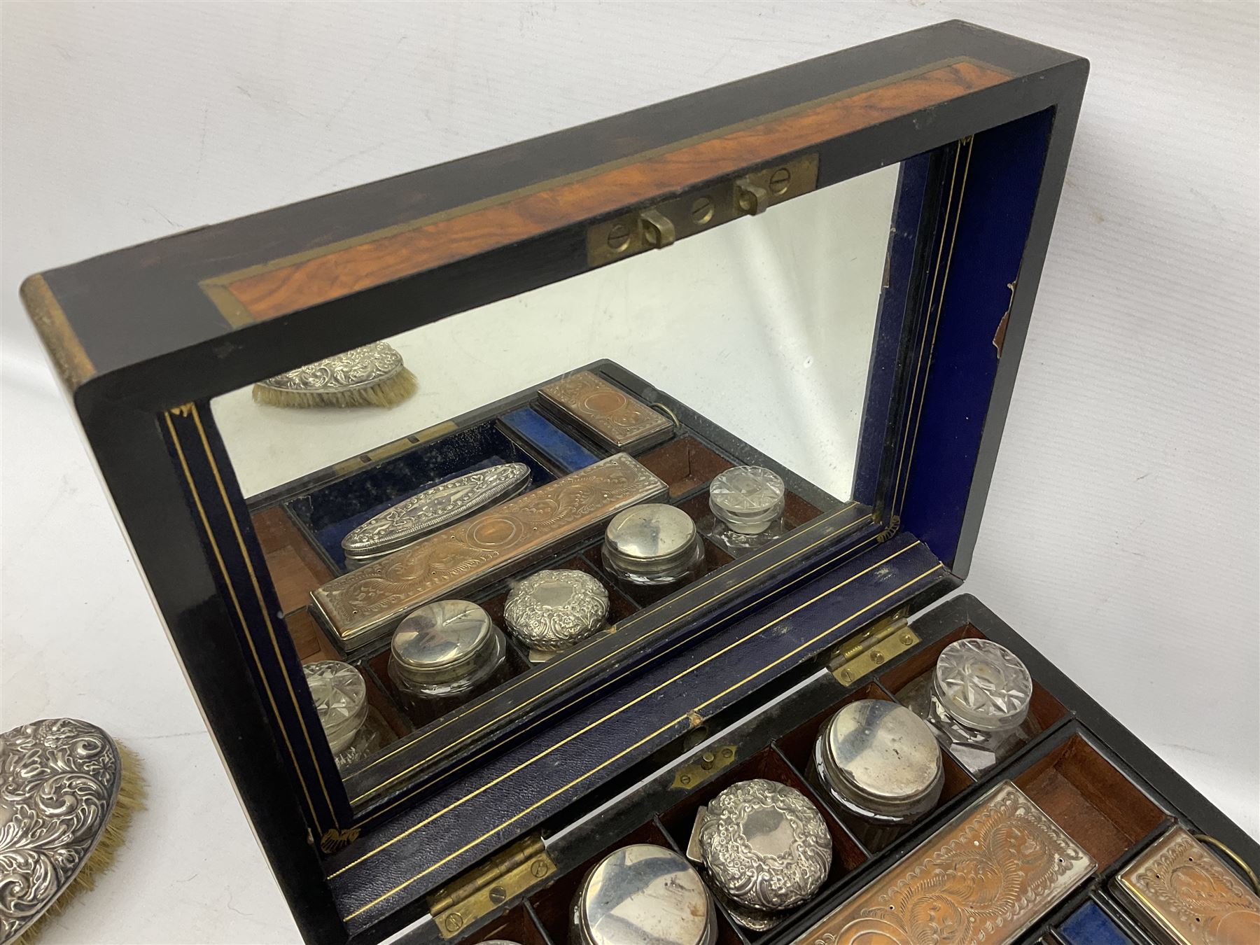 Victorian walnut vanity case with fitted interior - Image 6 of 19