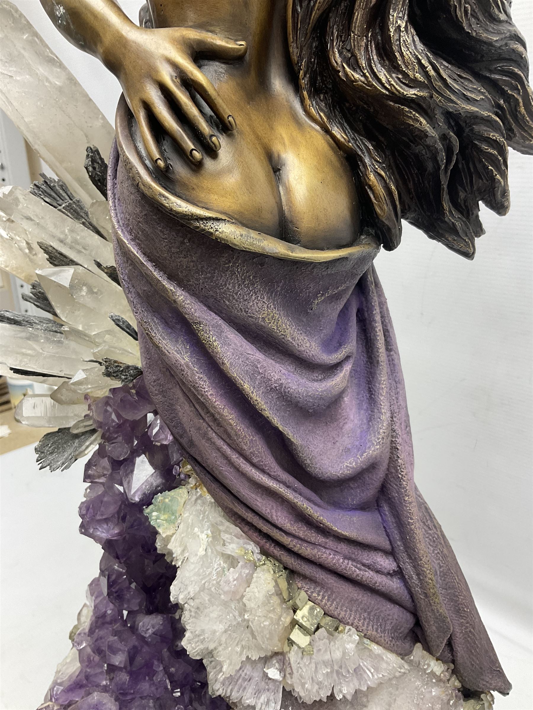 Bronze and amethyst sculpture 'Passion' - Bild 19 aus 30