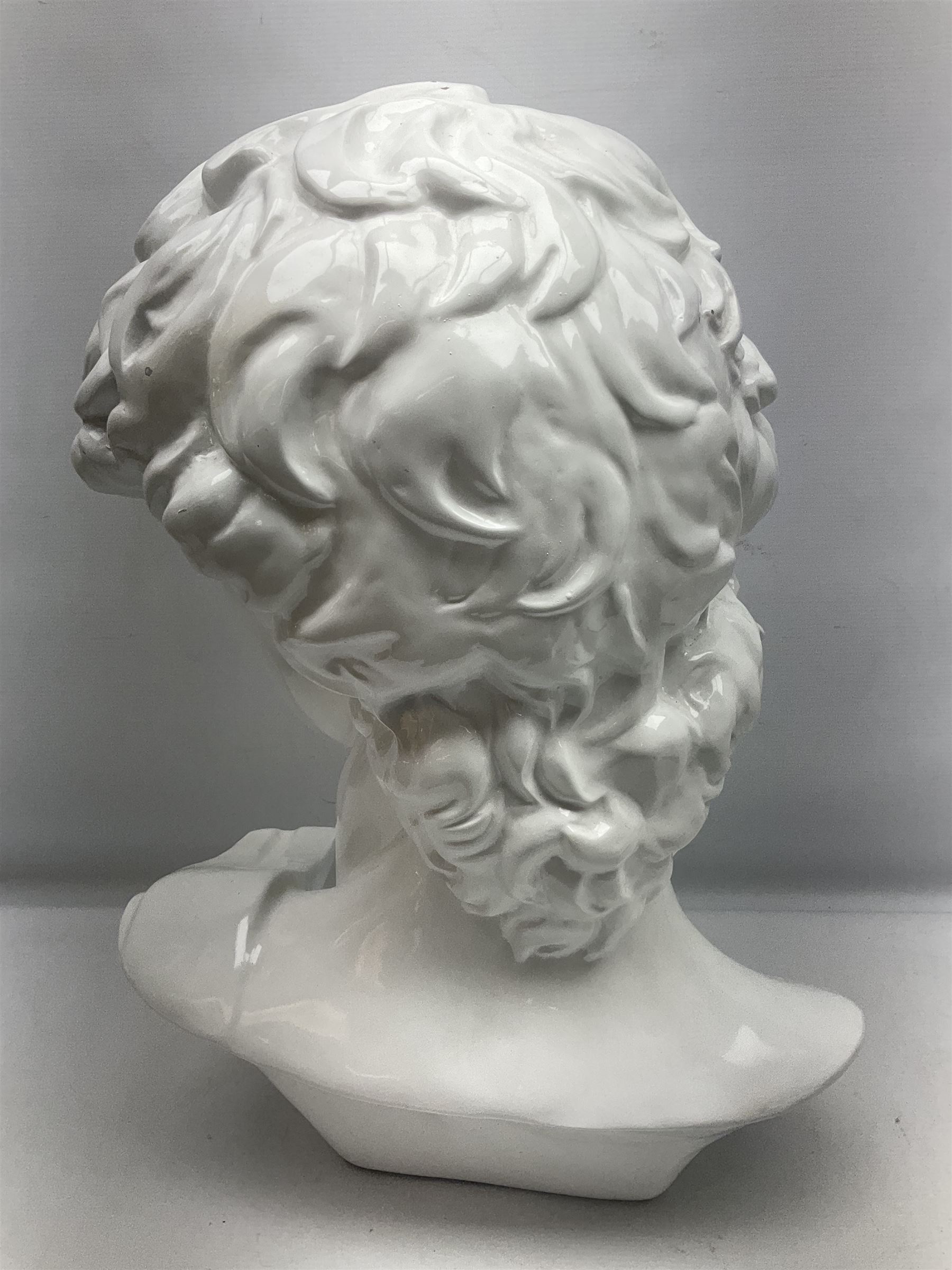 Large bust of Michelangelo's David in glossy white finish - Image 7 of 10