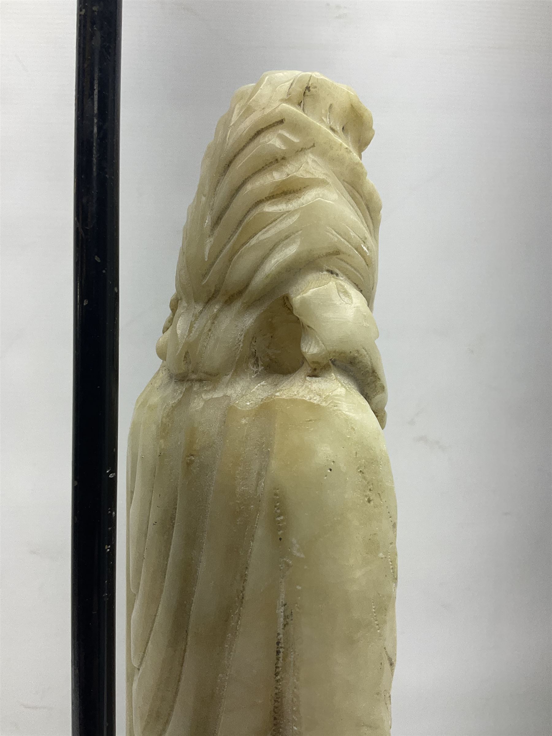 Carved soapstone lamp of Quan Yin on a lotus base - Bild 7 aus 15