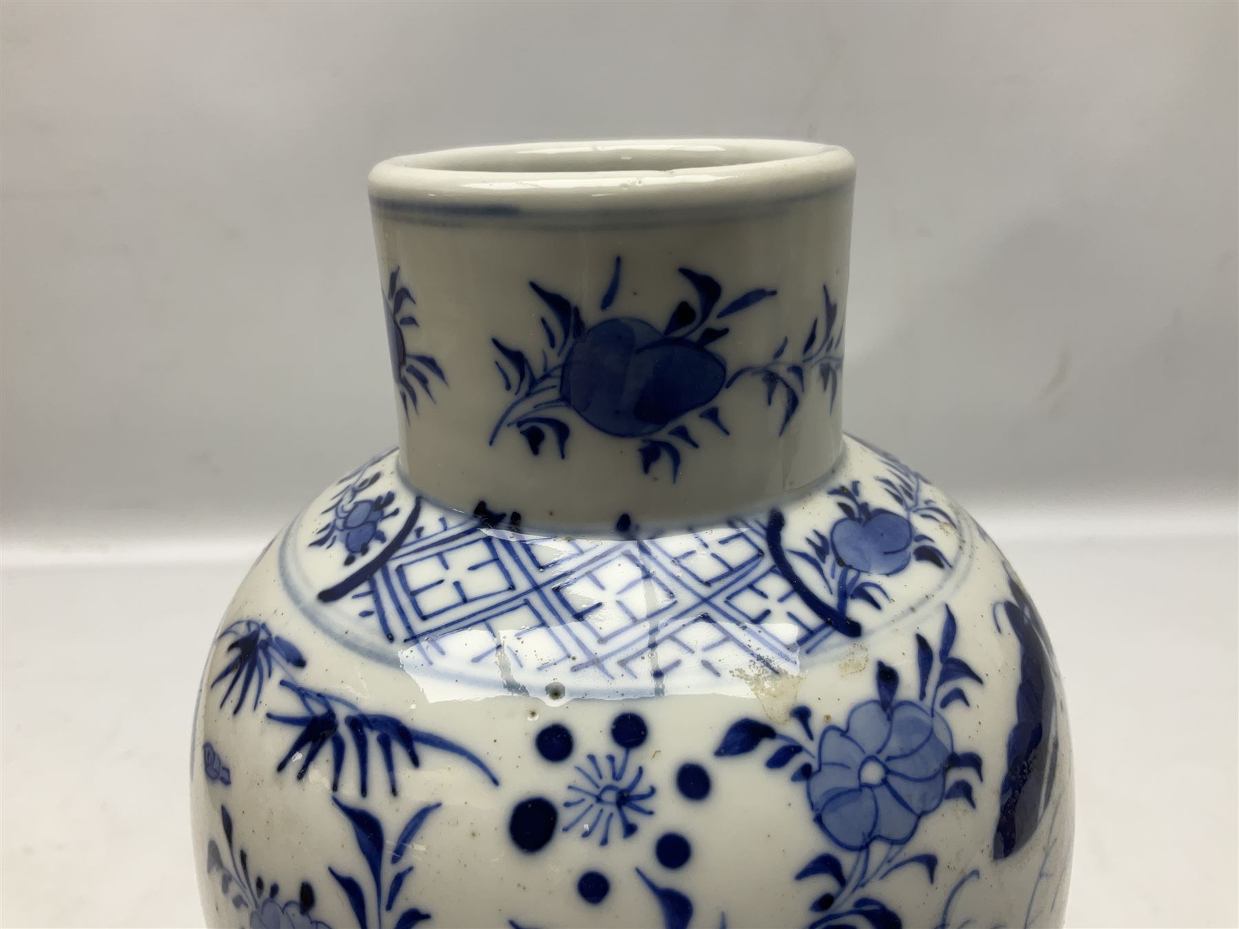 Chinese blue and white vase - Image 3 of 9