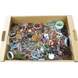 Collection of assorted costume jewellery