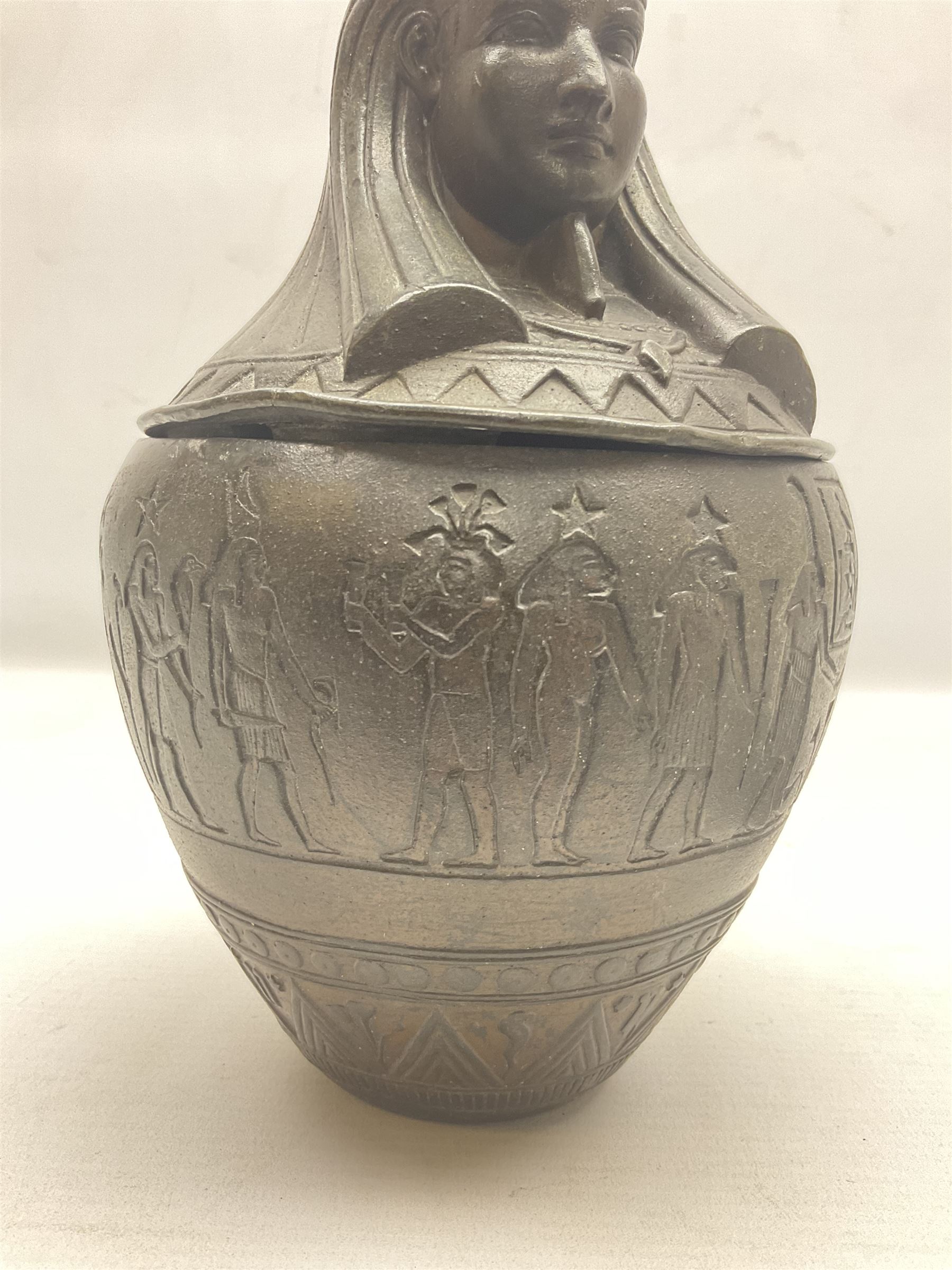 Early 20th century metal Egyptian Revival type canopic jar and cover on stand - Bild 6 aus 9