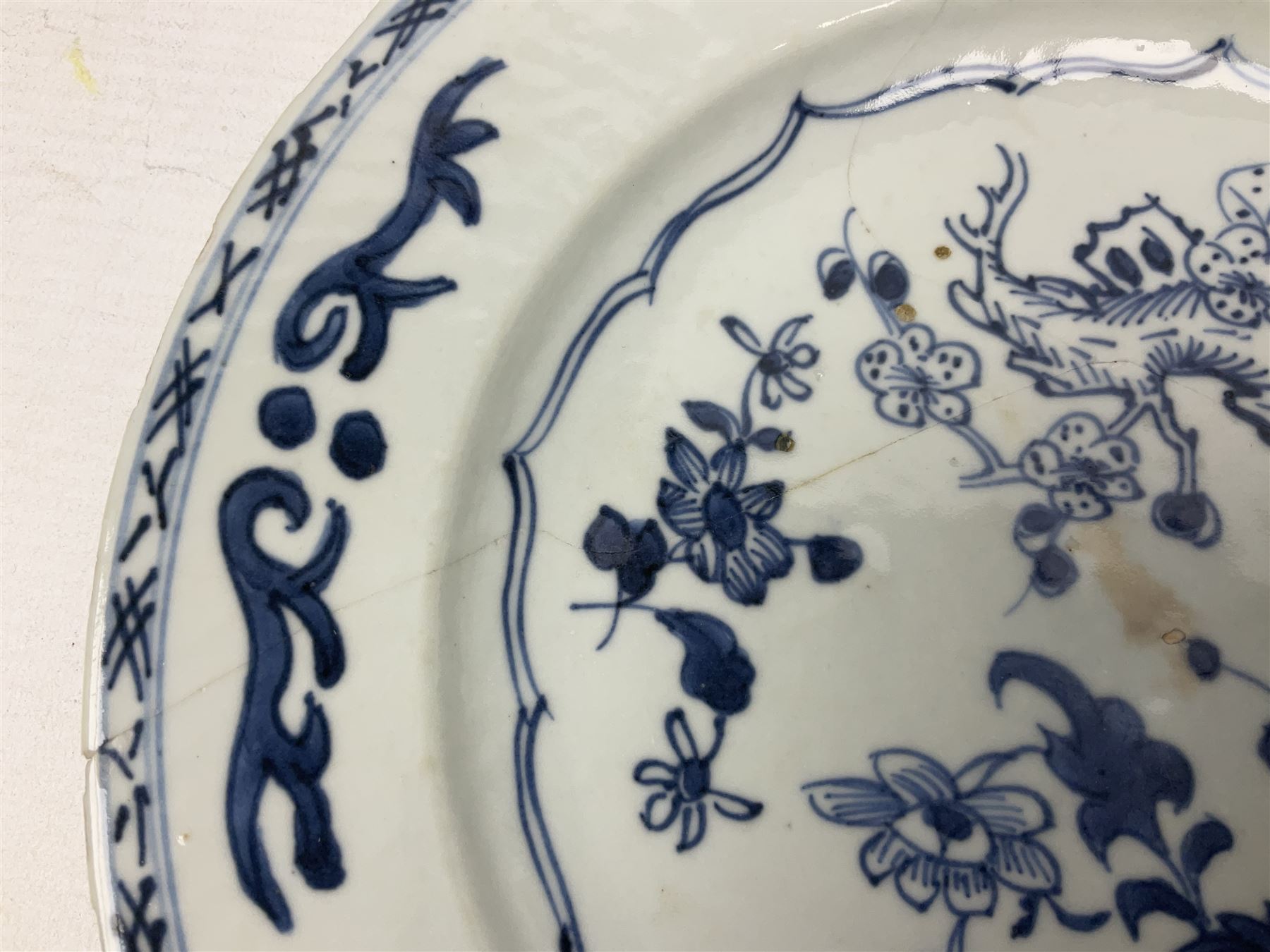 Set of four 18th century Chinese export blue and white porcelain plates with painted foliate decorat - Image 11 of 14