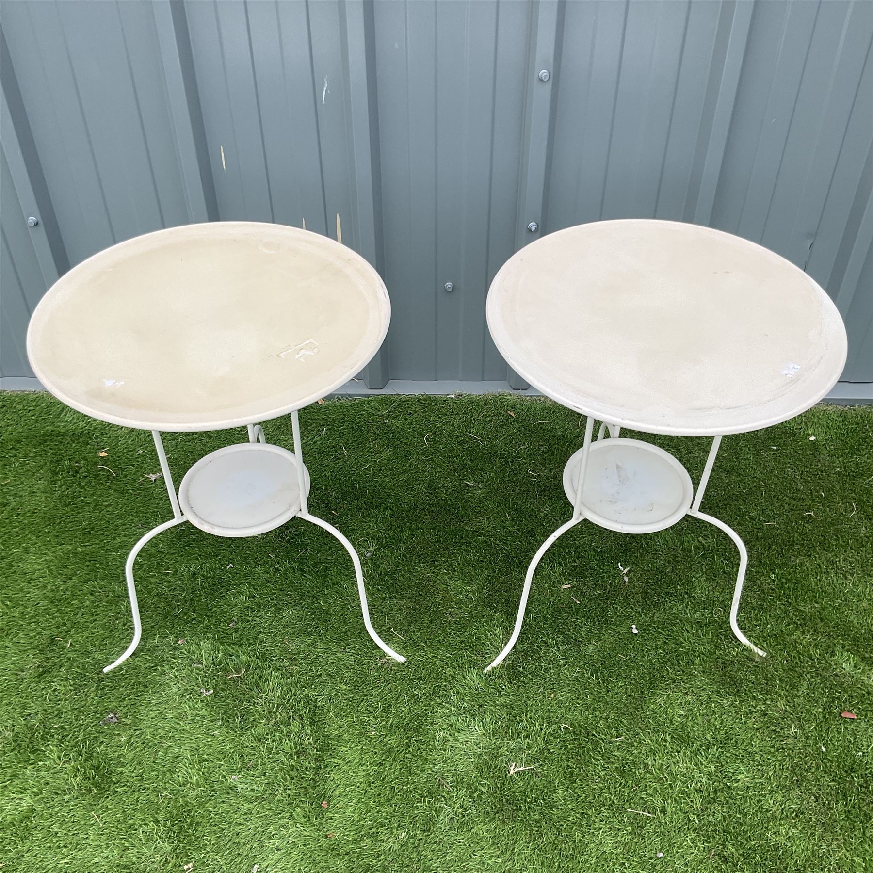 Two circular painted metal tables - THIS LOT IS TO BE COLLECTED BY APPOINTMENT FROM DUGGLEBY STORAG - Image 2 of 3