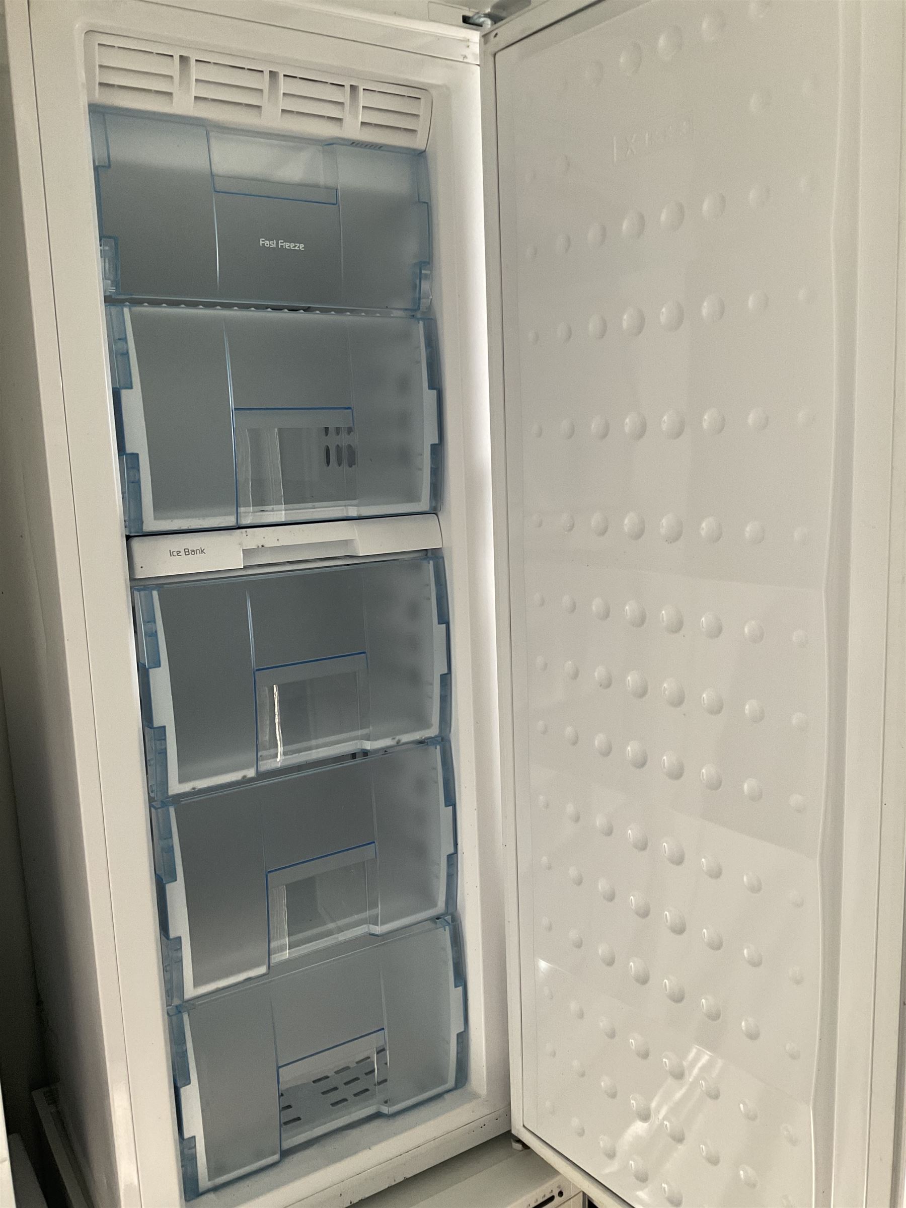 Beko A+ Frost free 5drawer upright freezer - Image 2 of 2