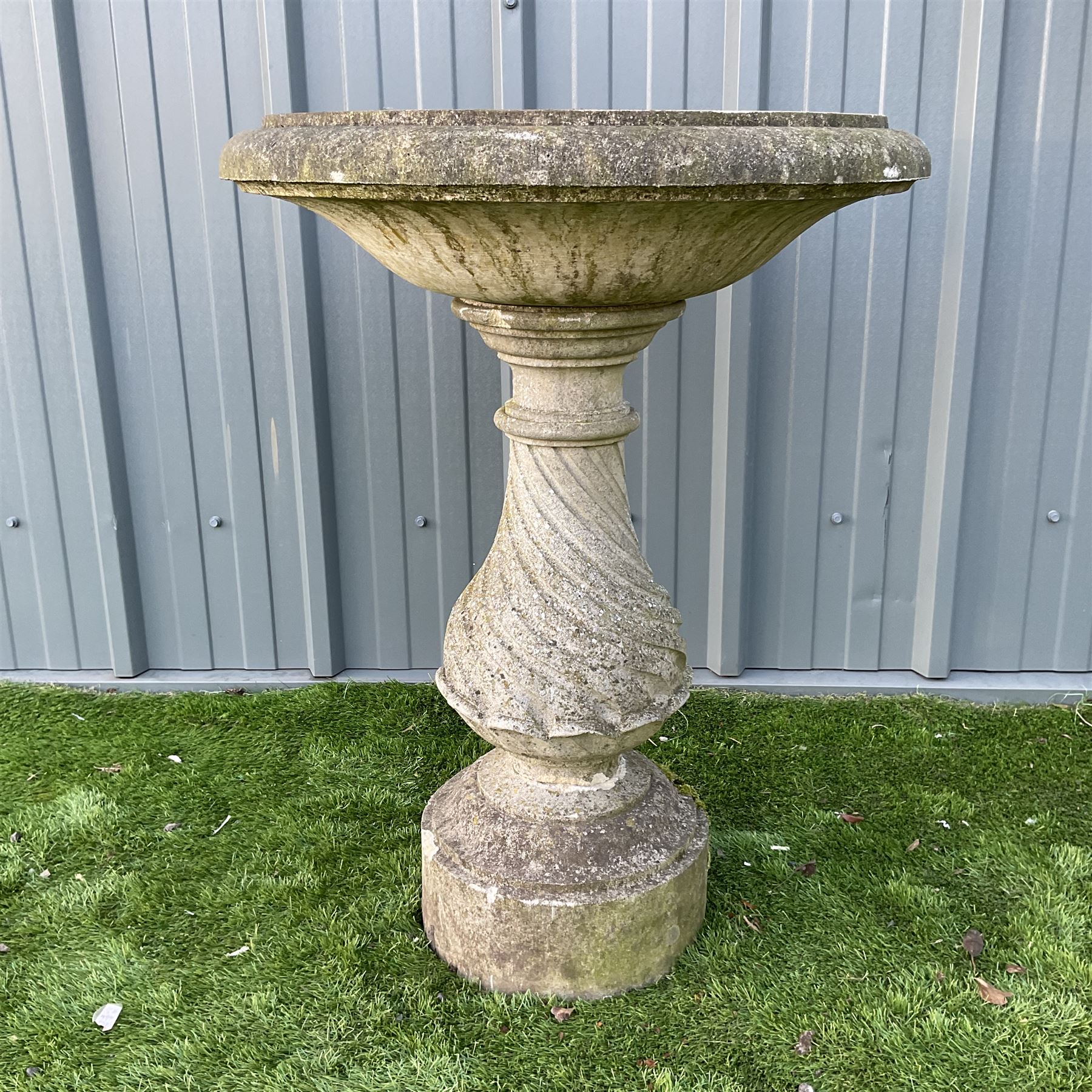 Haddon stone bird bath sundial - Image 2 of 4