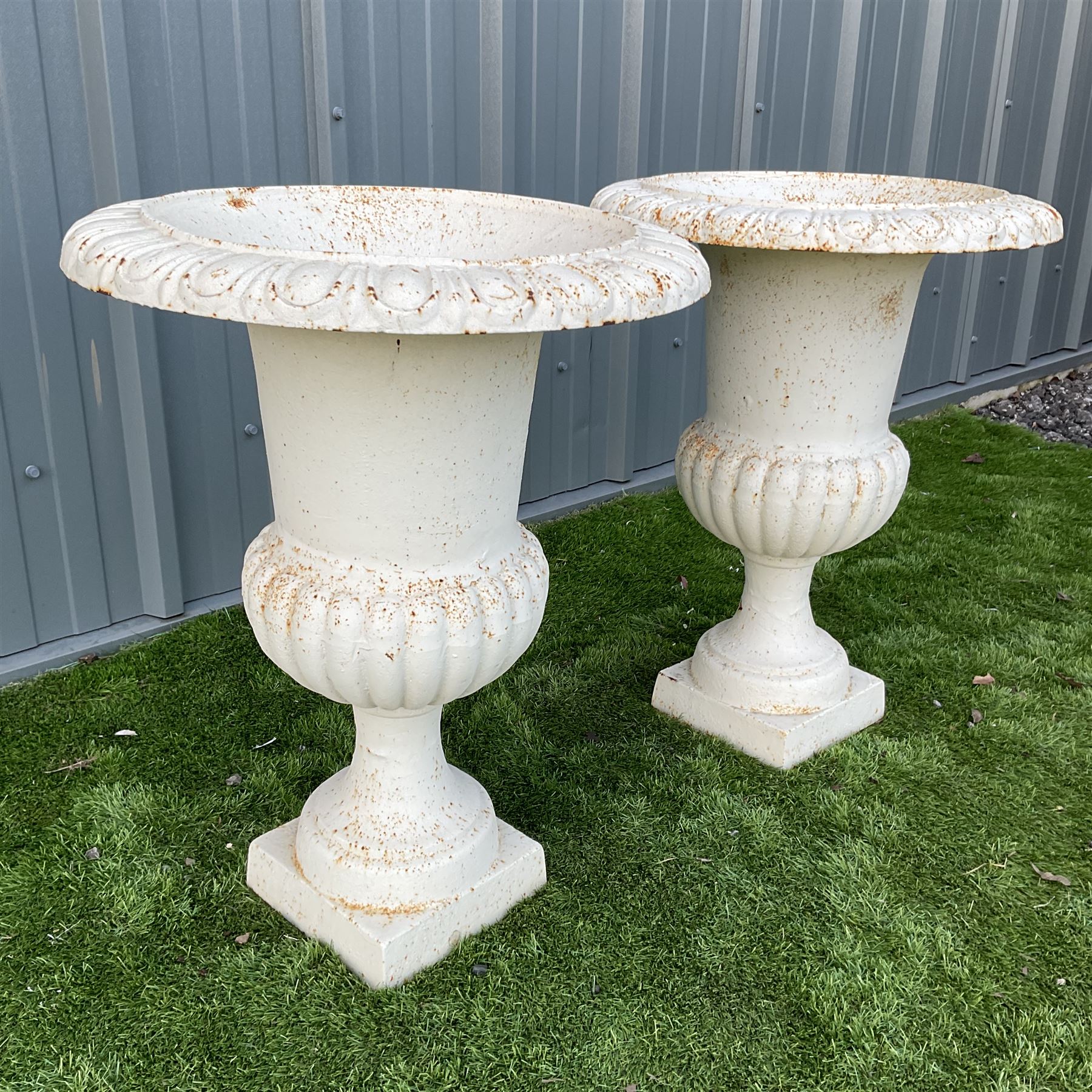 Pair of Victorian design cream painted cast iron garden urns - Image 3 of 3