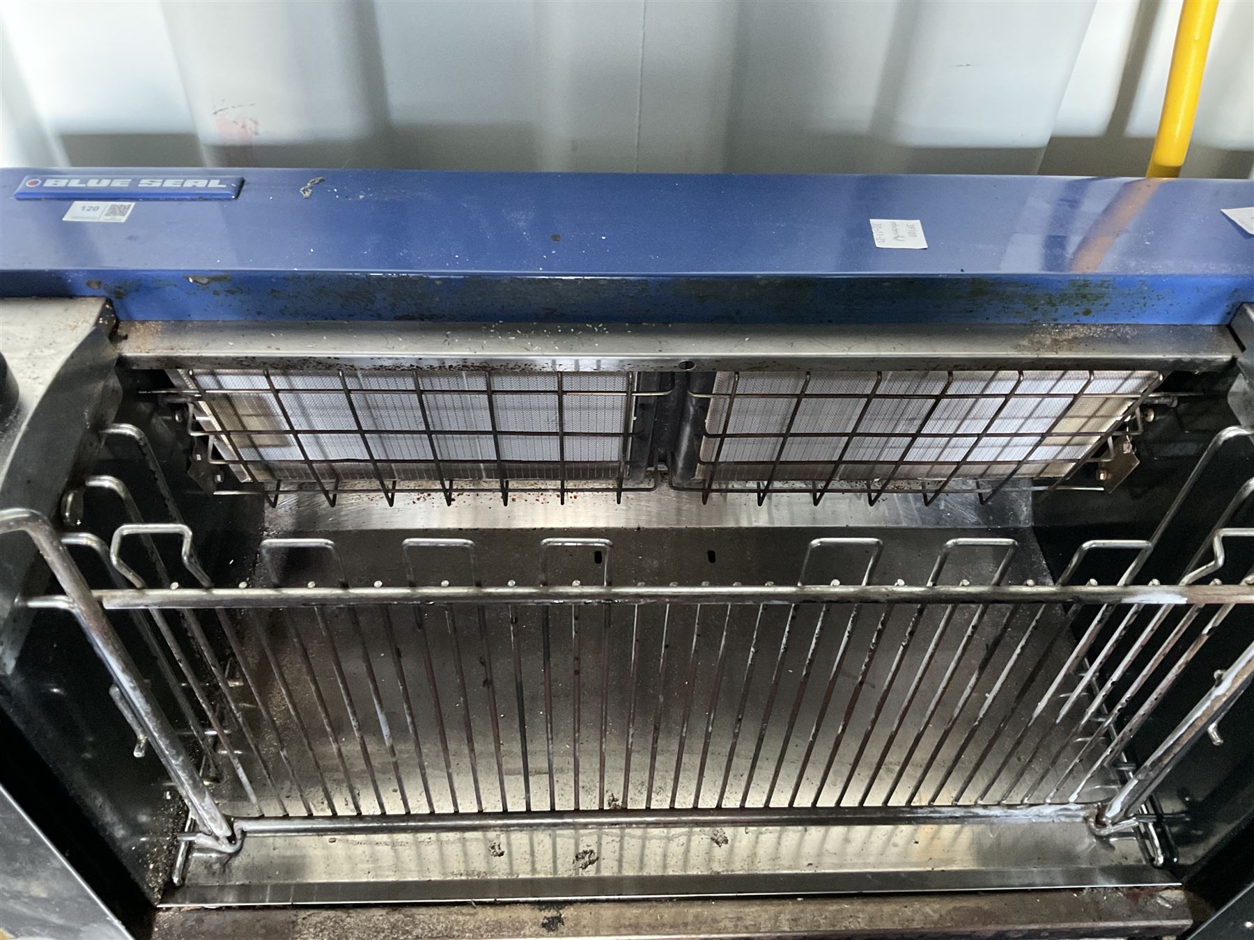 Blue Seal grill - THIS LOT IS TO BE COLLECTED BY APPOINTMENT FROM DUGGLEBY STORAGE - Image 3 of 3