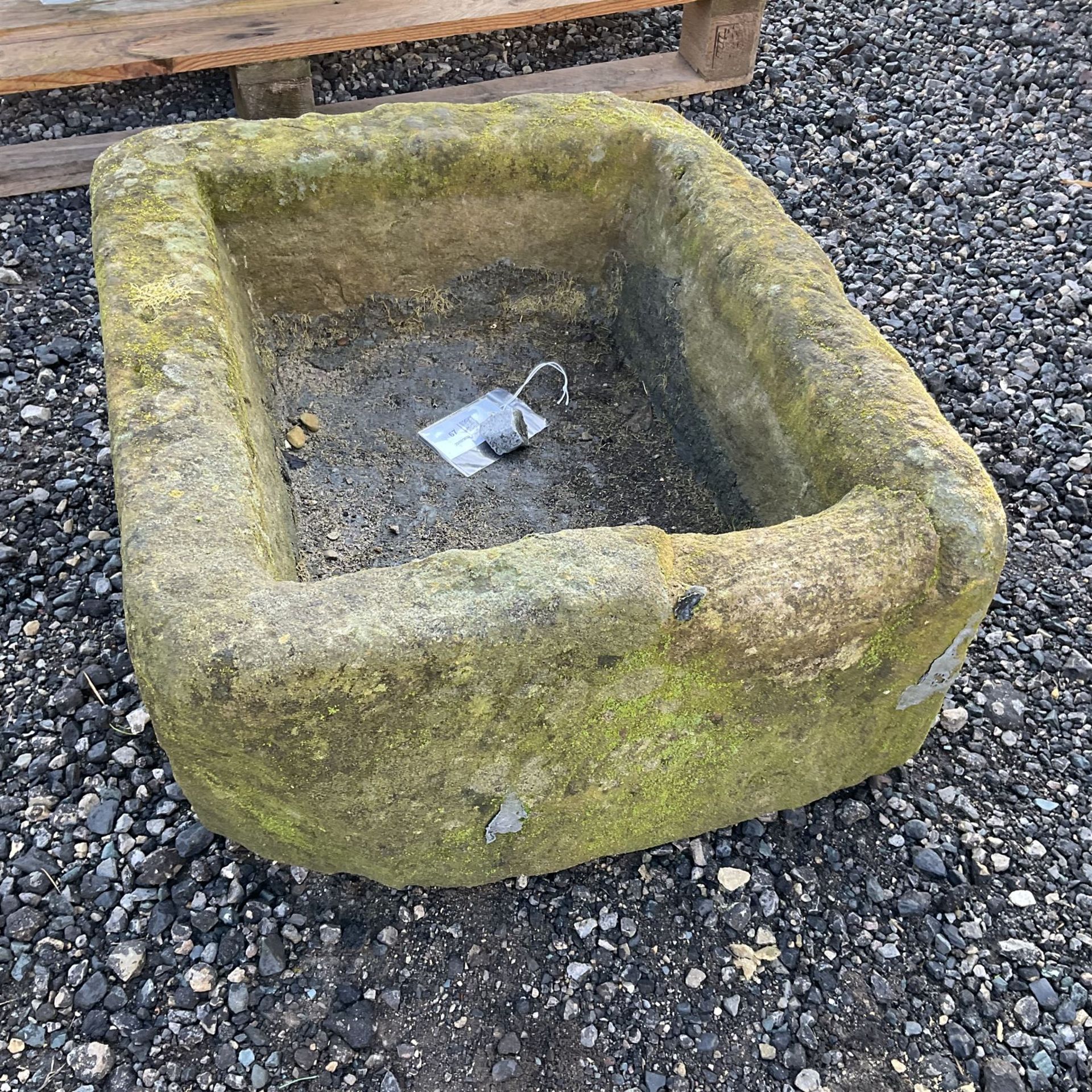 Small square shaped carved stone trough - Image 2 of 2