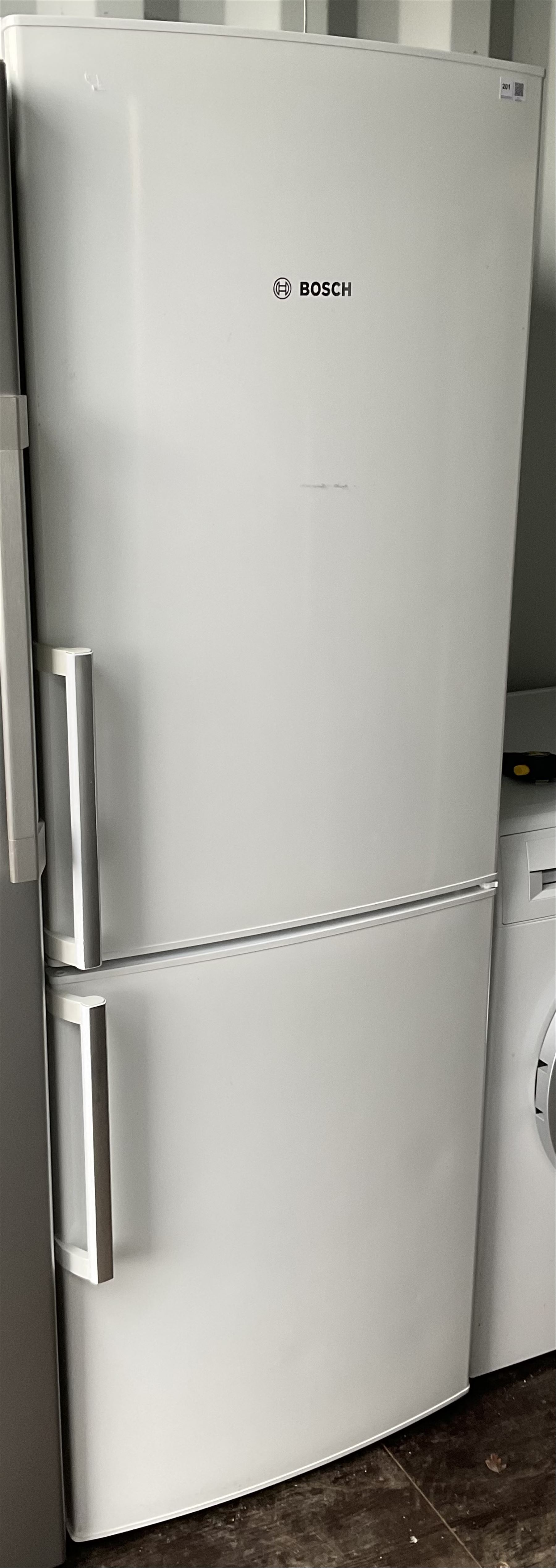 Bosch Exxcel Frost free fridge freezer - Image 2 of 3