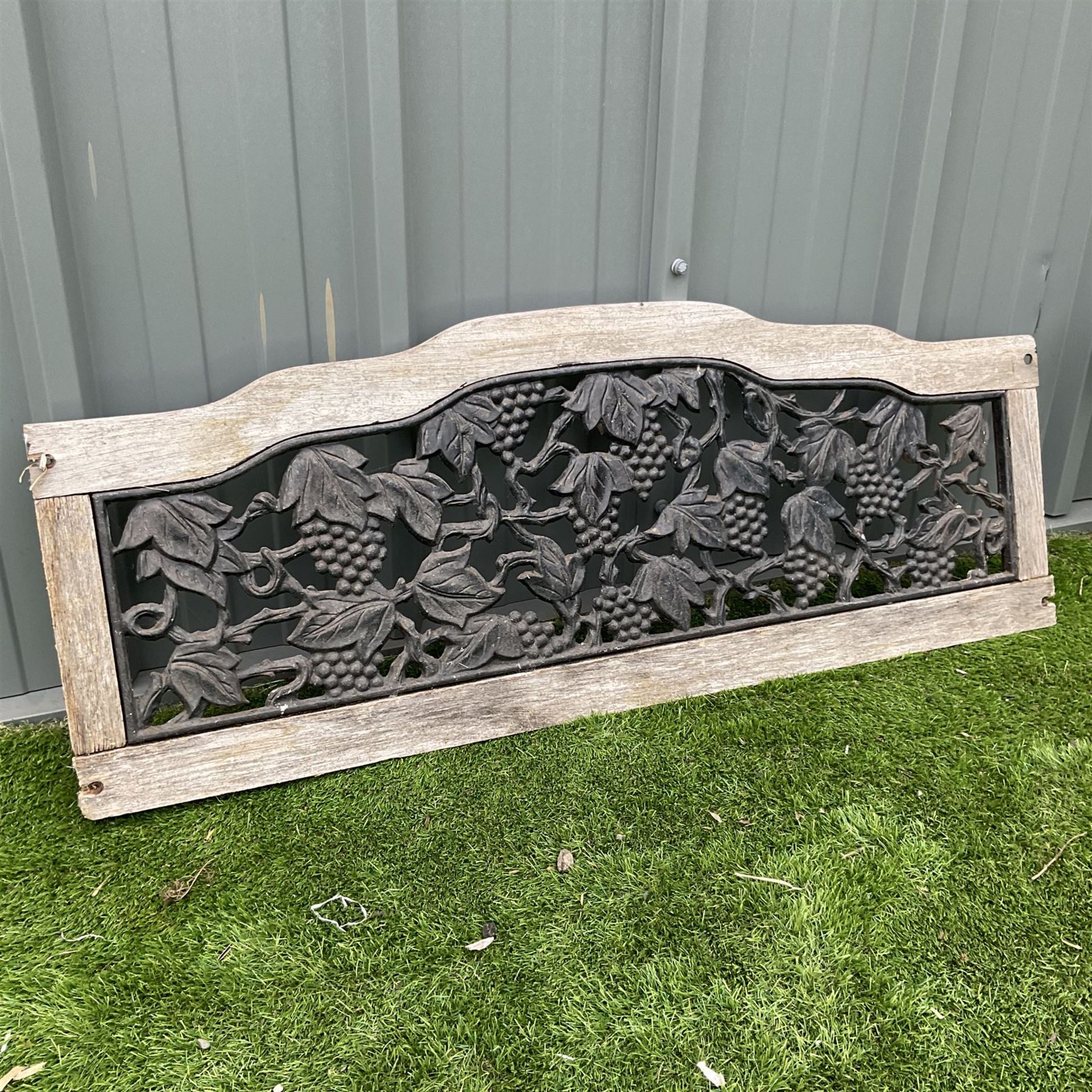 Cast iron garden seat ends and back painted in black - Image 2 of 4