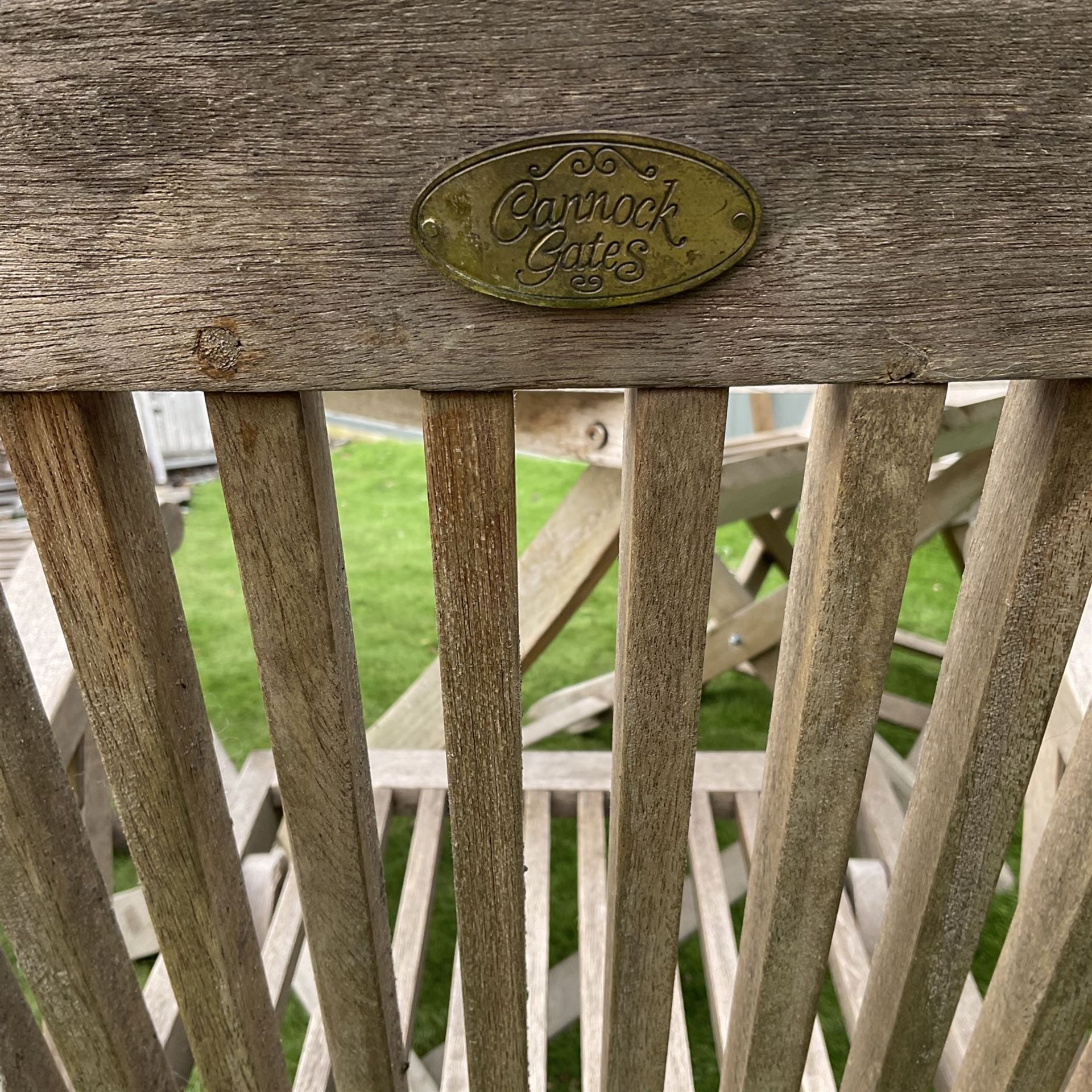 Cannock Gates teak circular garden table and three folding chairs - Image 4 of 4