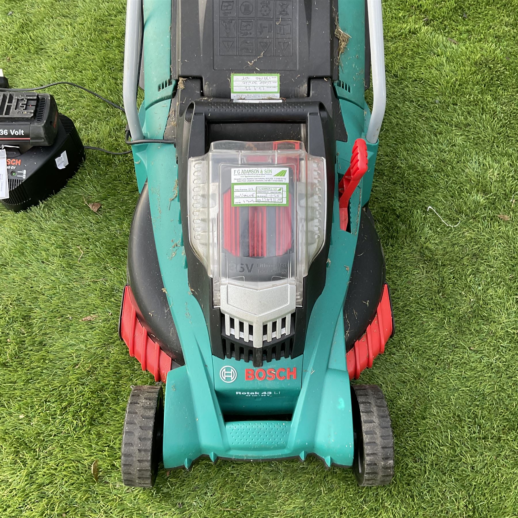 BOSCH battery powered Rotak 43Li 36v lawnmower with 2 batteries and charger - Image 2 of 4