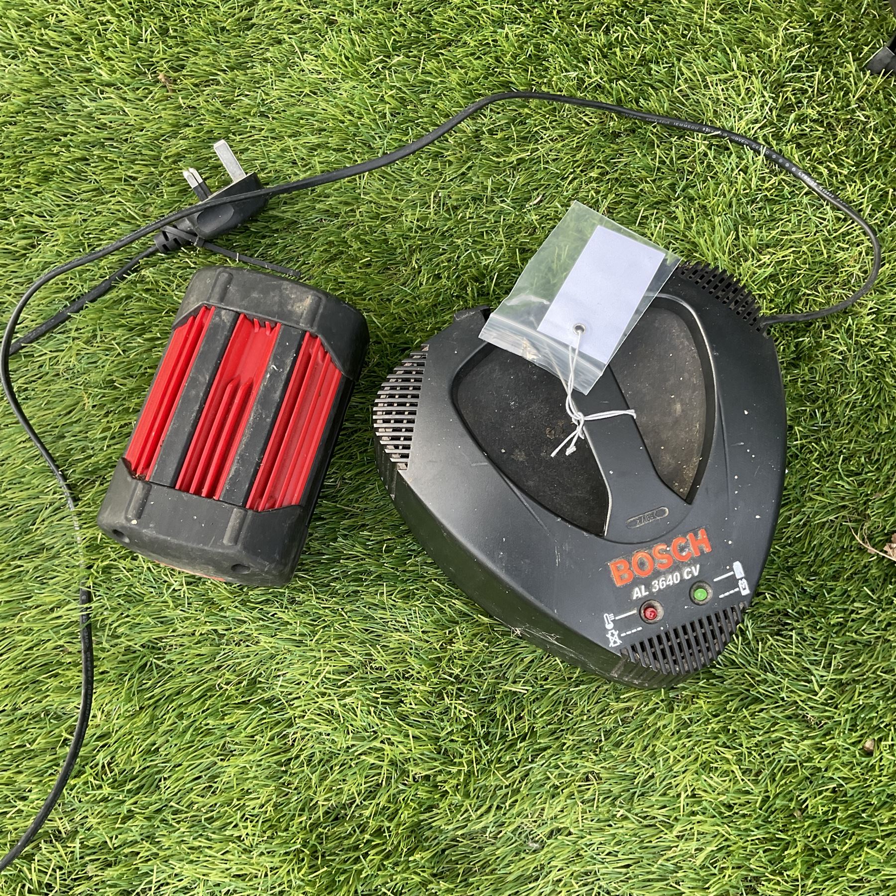 BOSCH battery powered Rotak 43Li 36v lawnmower with 2 batteries and charger - Image 4 of 4