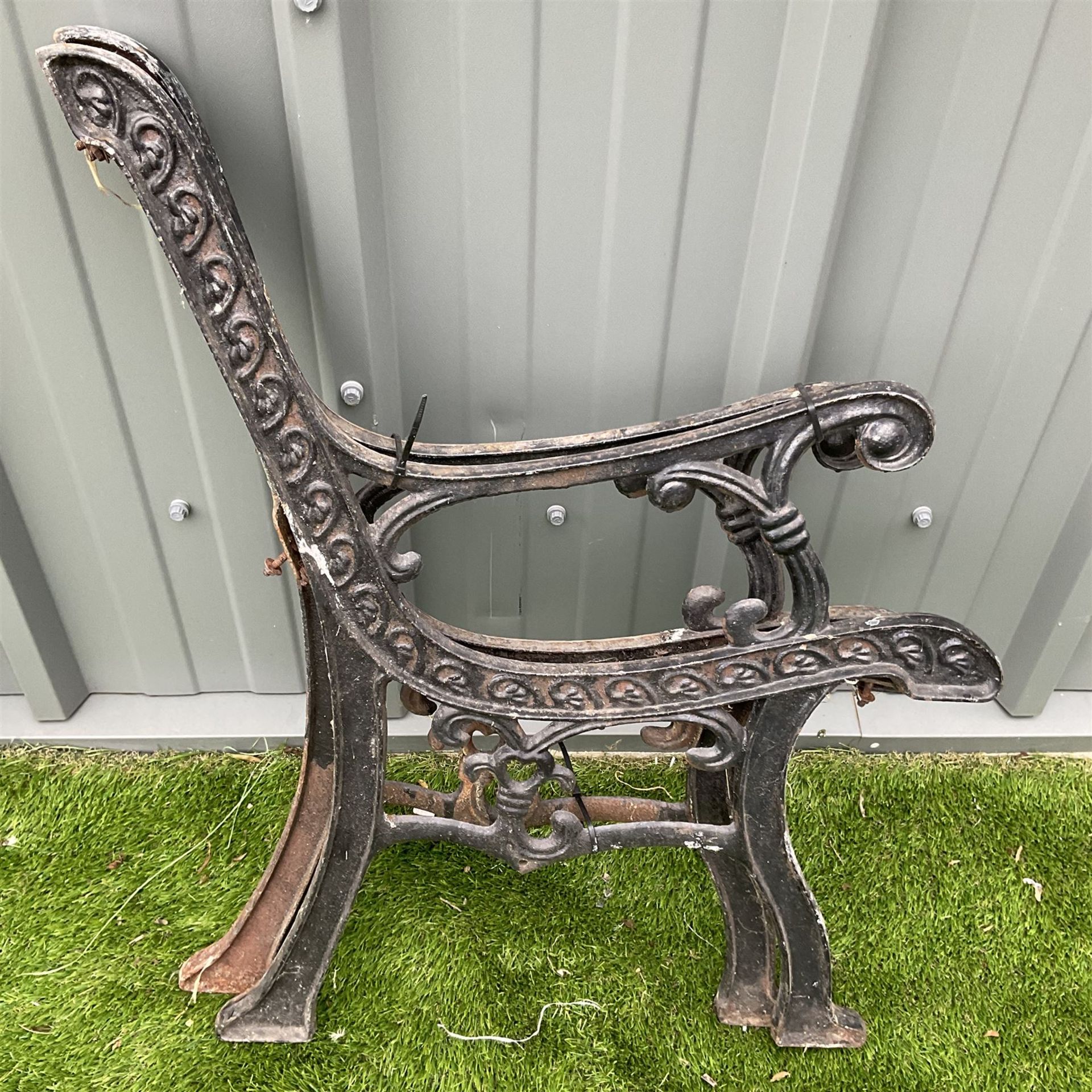 Cast iron garden seat ends and back painted in black - Image 3 of 4