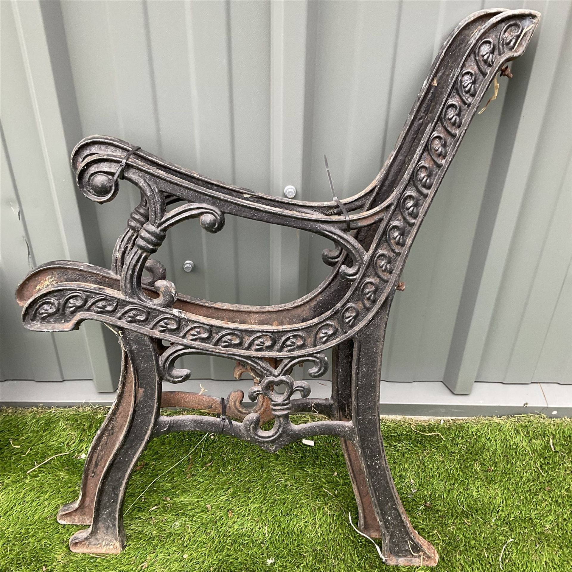 Cast iron garden seat ends and back painted in black - Image 4 of 4