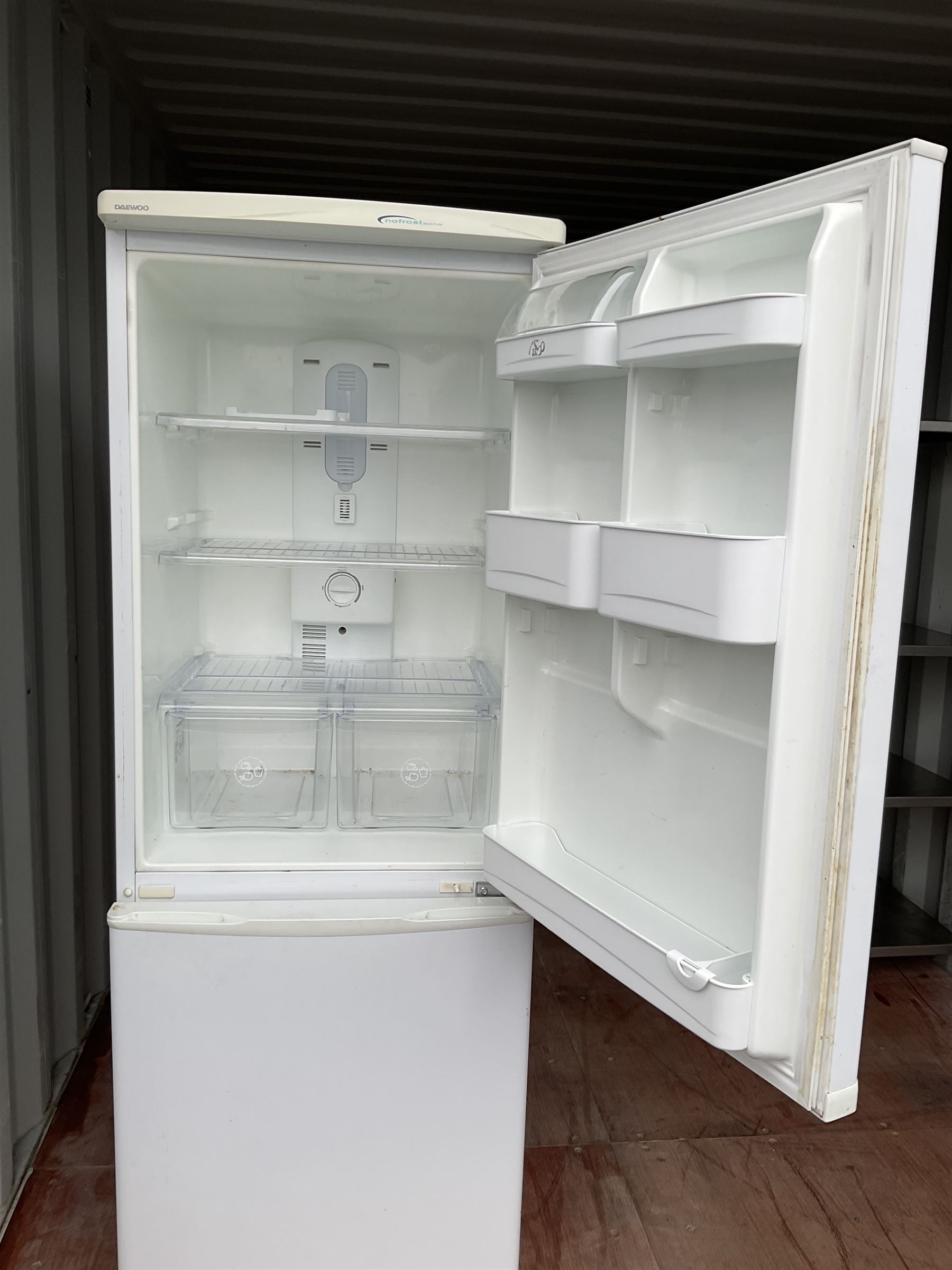 Daewoo Nofrost Multi-Flow fridge freezer