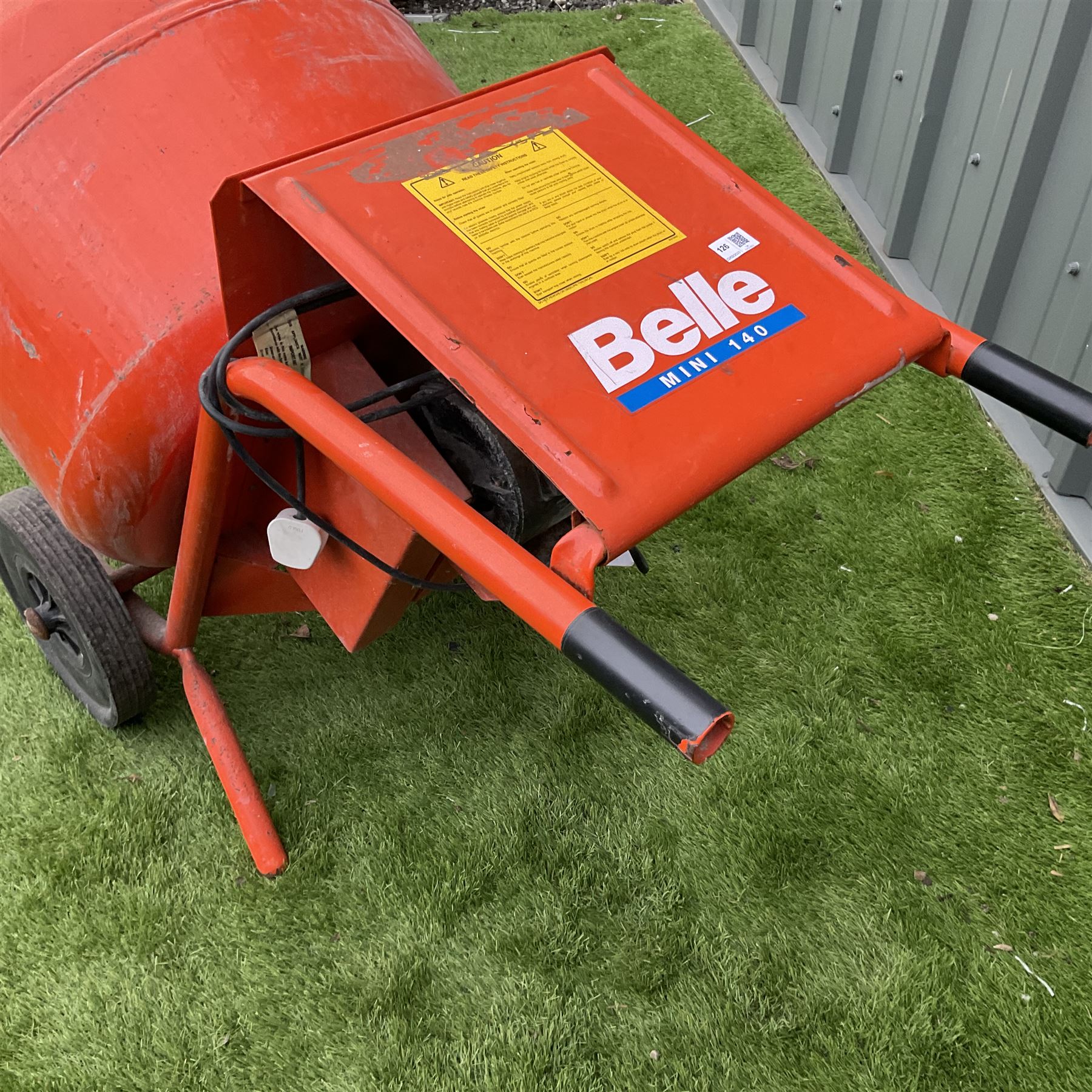 Belle Mini 140 cement mixer - Image 3 of 4