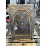 19th/20th century cast iron safe (key present but door not opening)