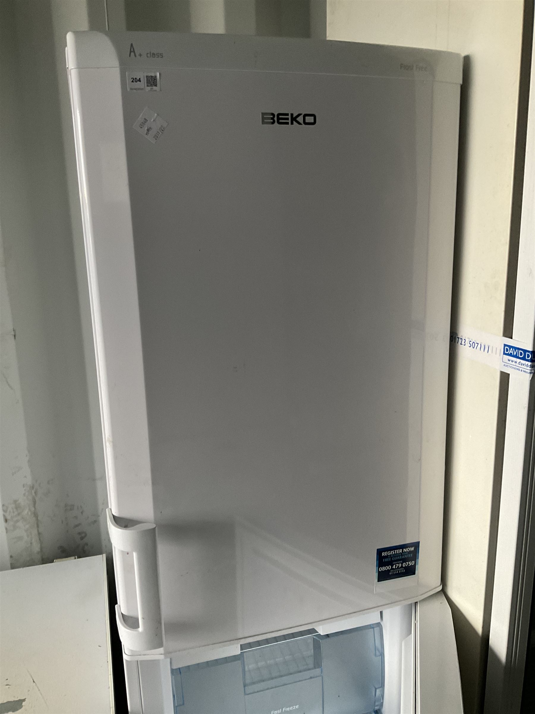 BEKO CXF5104W A+ Class Frost free fridge freezer - Image 2 of 4