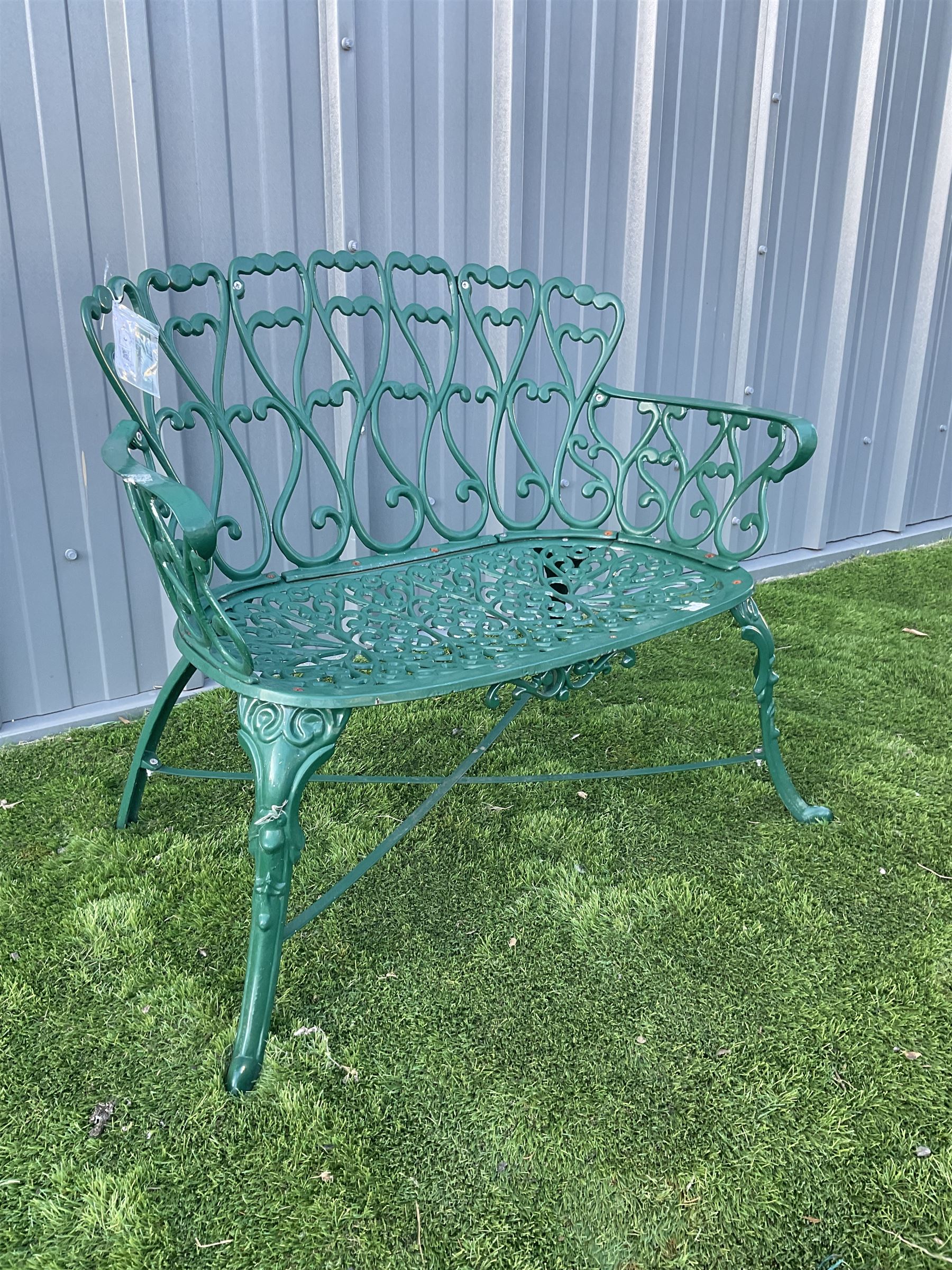 Cast iron green painted garden bench - Image 5 of 5