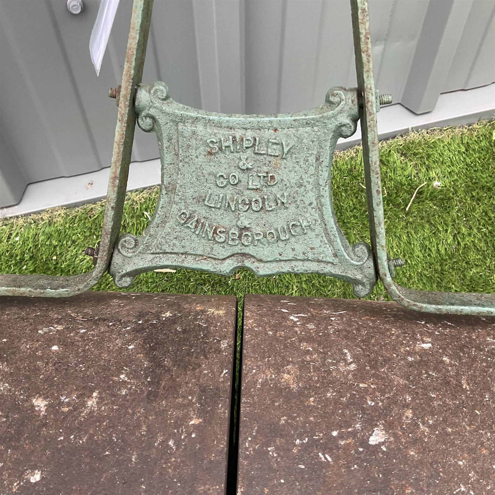 Early 20th century cast iron garden roller - Image 2 of 3