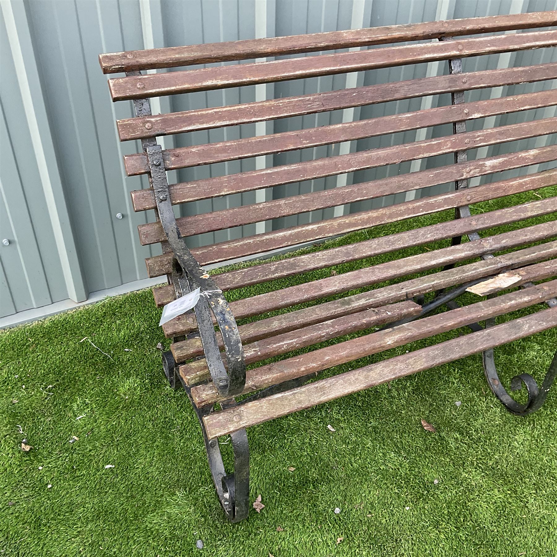 Metal and wood slatted garden bench - Image 4 of 4