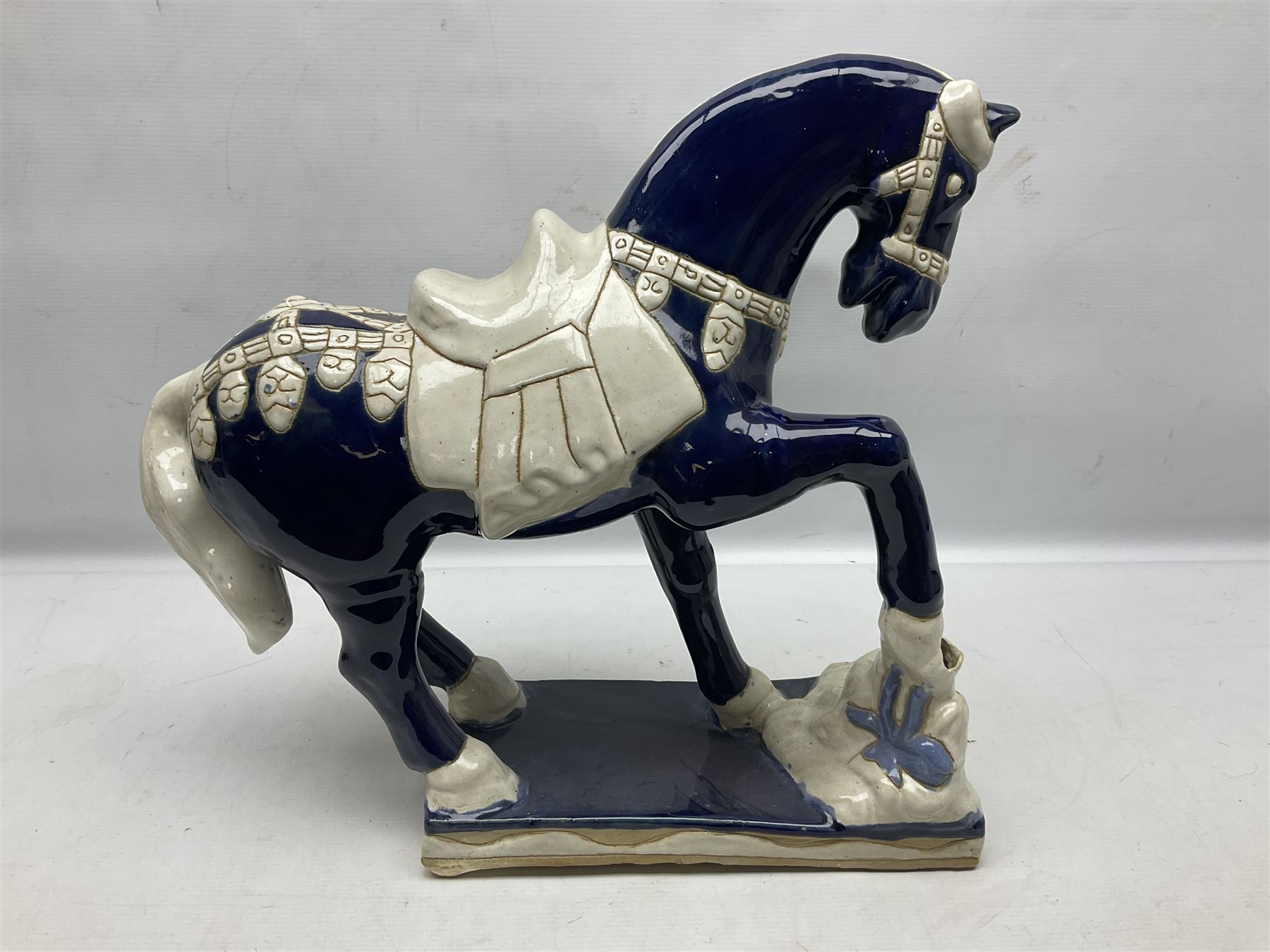 Large ceramic reproduction of Chinese Tang Dynasty War Horse - Image 5 of 9