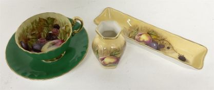 Collection of Aynsley Orchard Gold pattern items