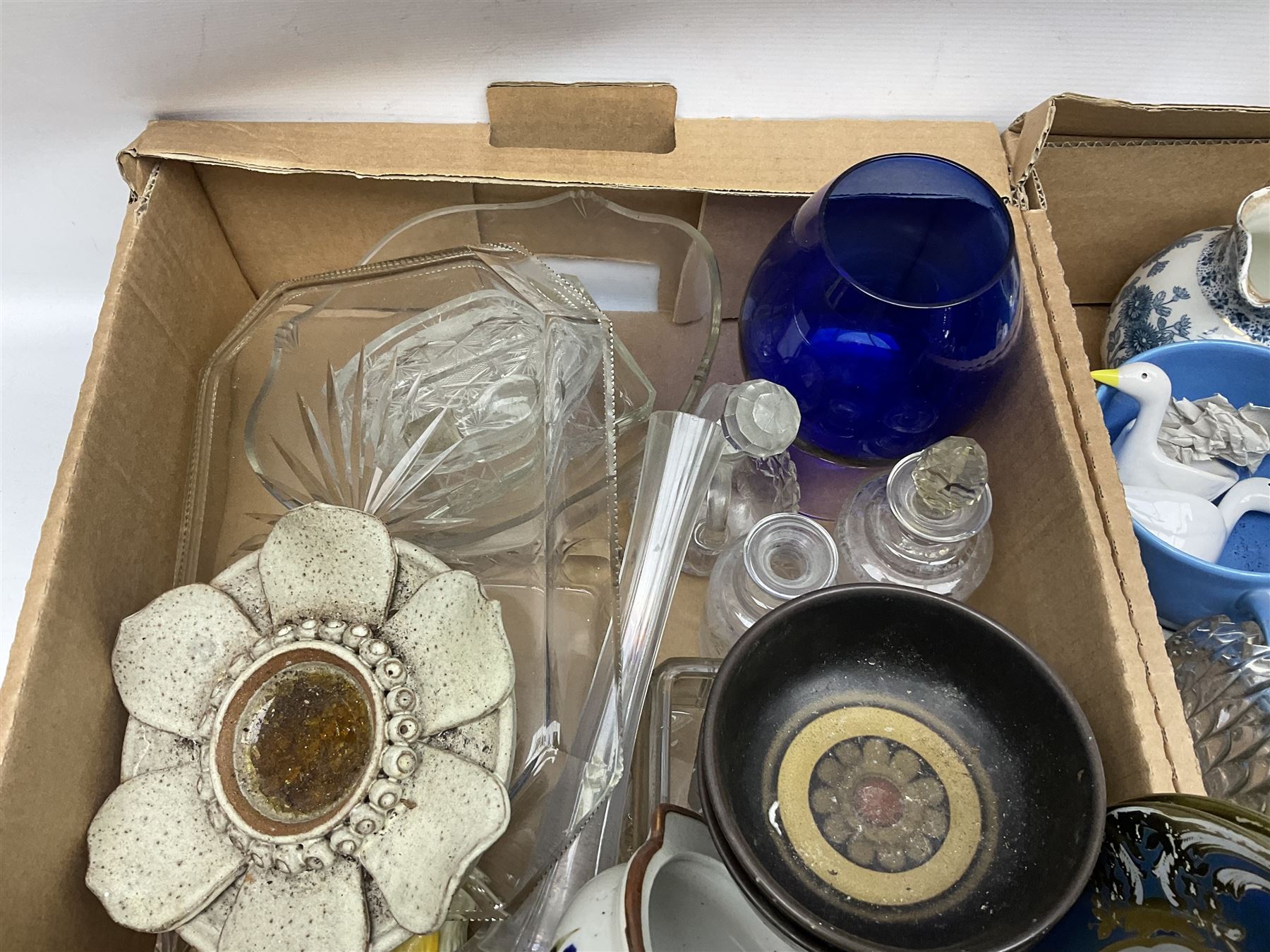 Four boxes of various glassware - Image 9 of 14