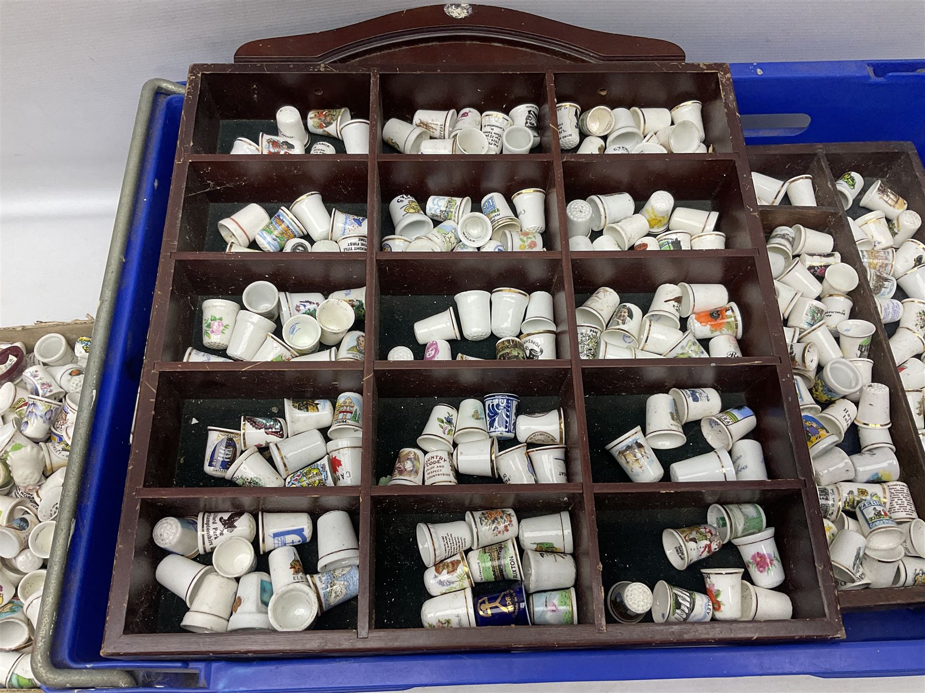 Extensive collection of thimbles and thimble display cases - Image 3 of 8