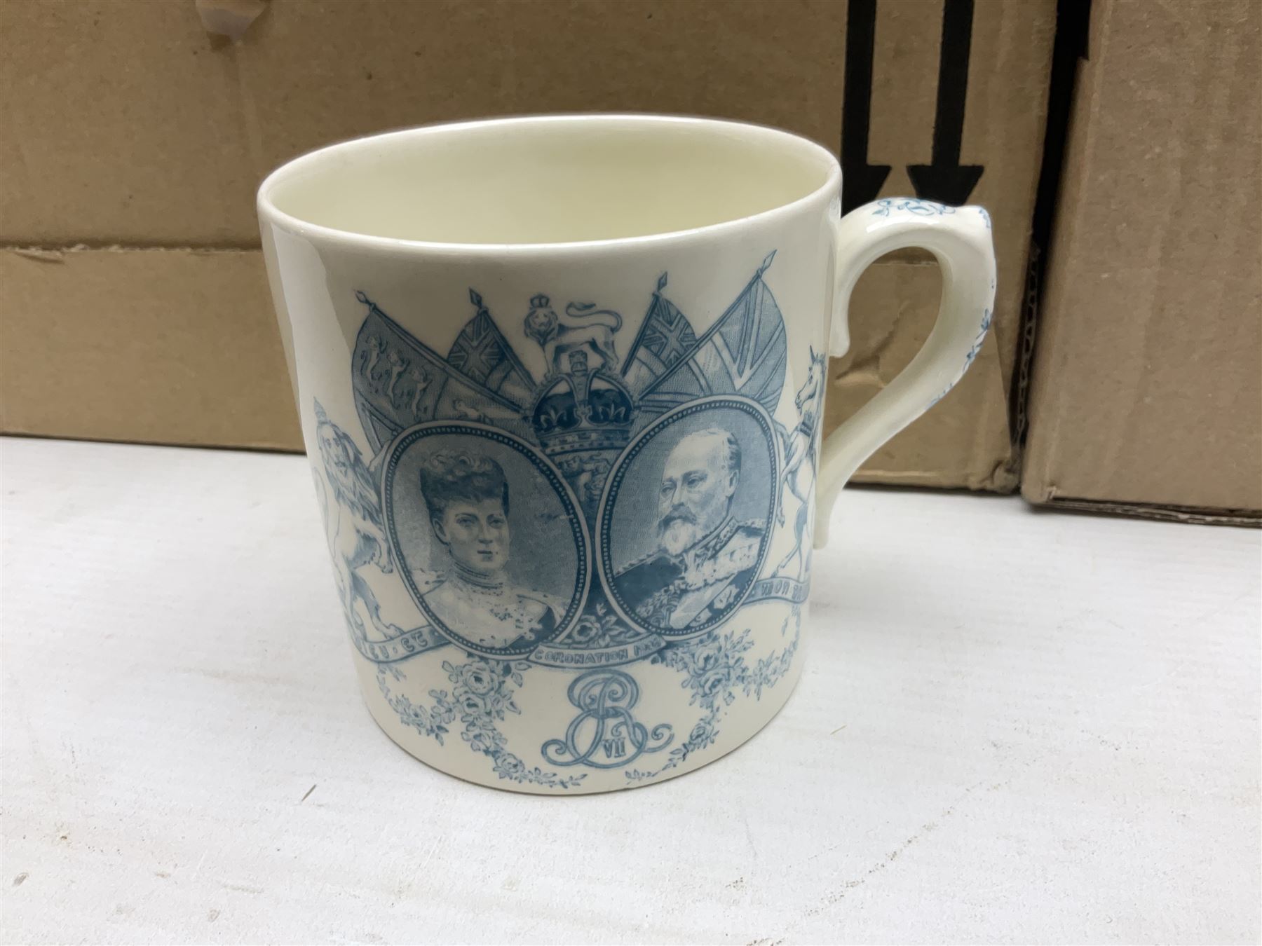 Collection of Victorian and later commemorative mugs - Image 11 of 14