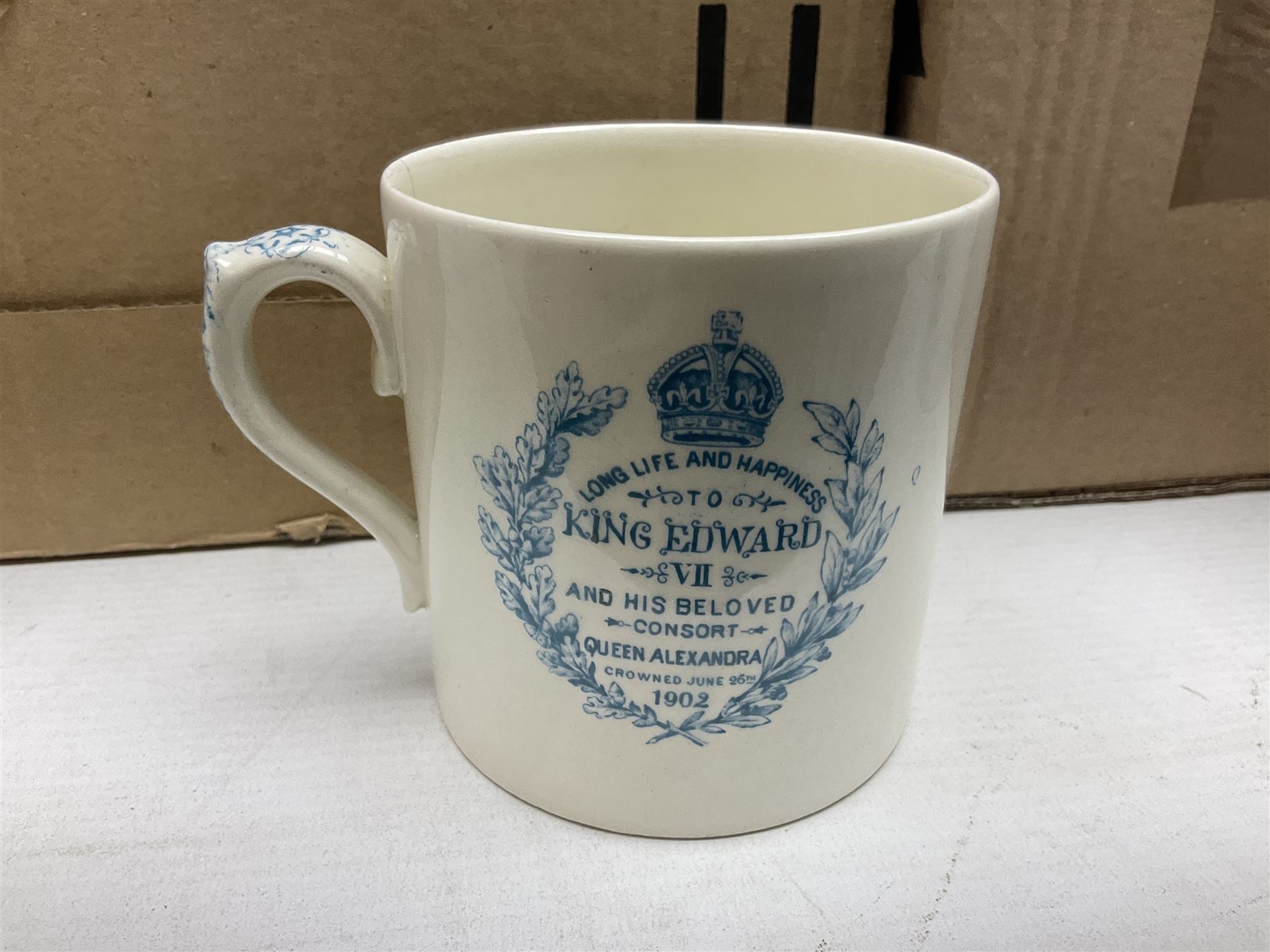 Collection of Victorian and later commemorative mugs - Image 14 of 14