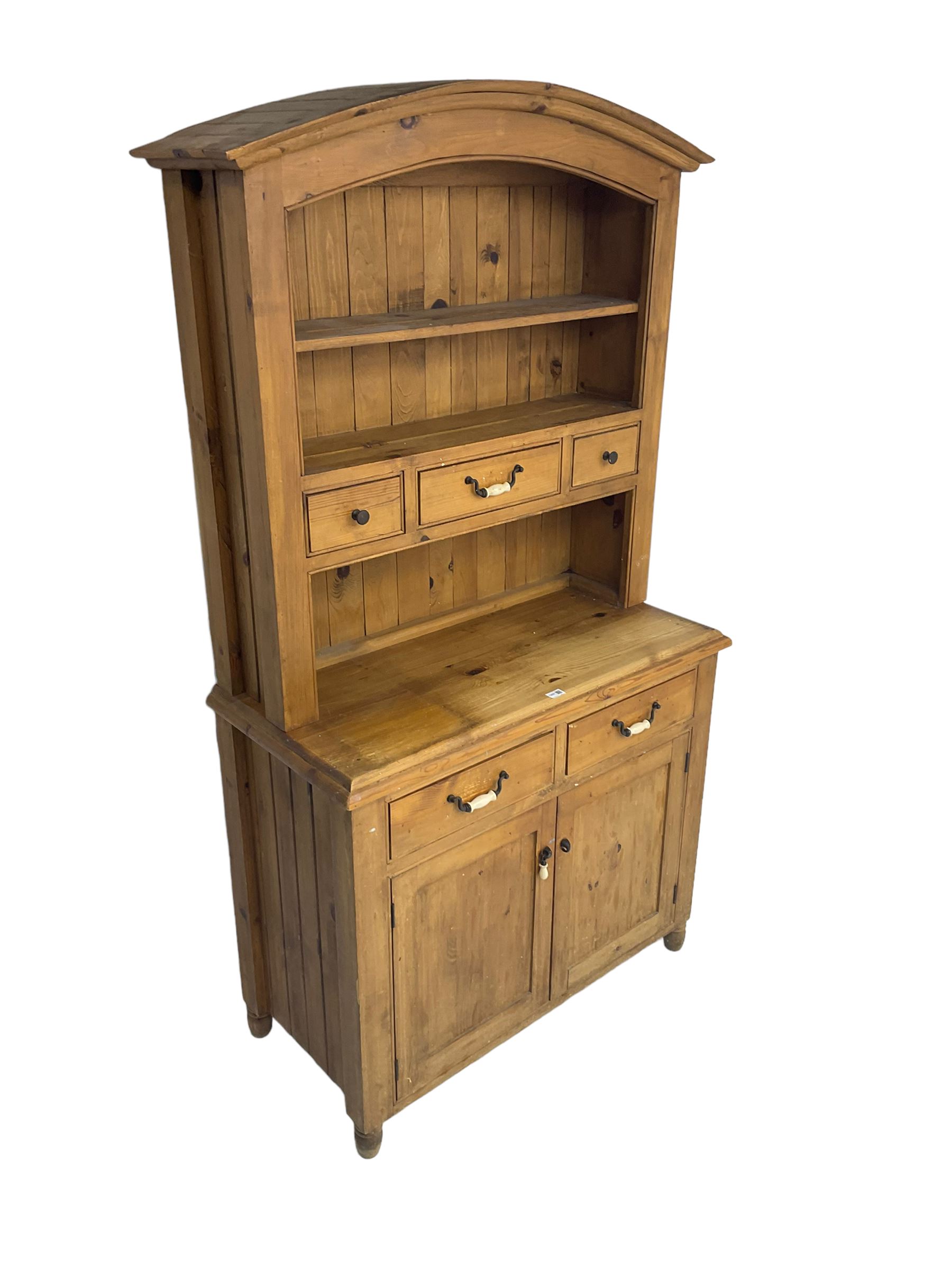 Pine farmhouse style dresser - Image 4 of 7