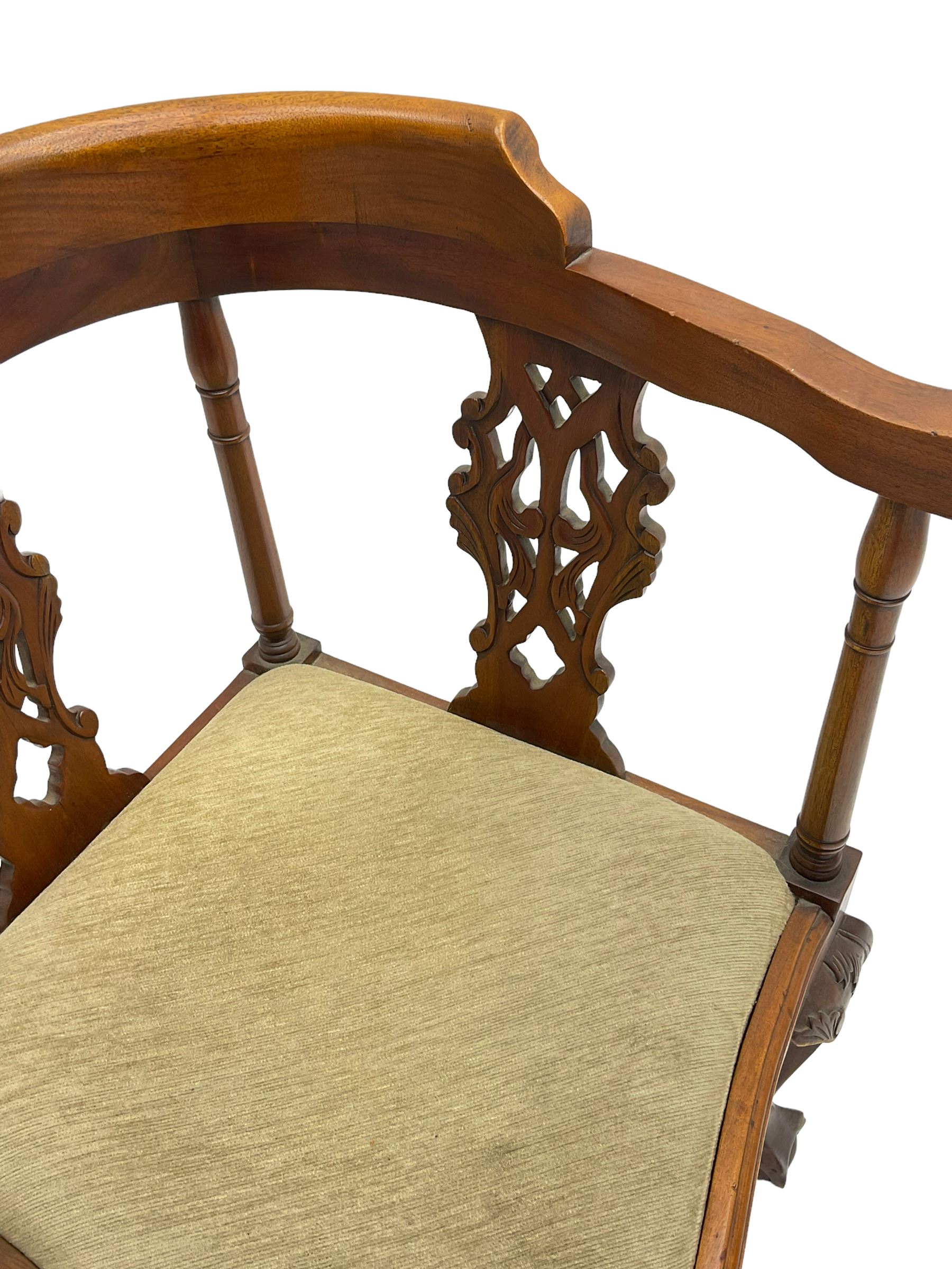 Georgian design mahogany corner chair - Image 2 of 3