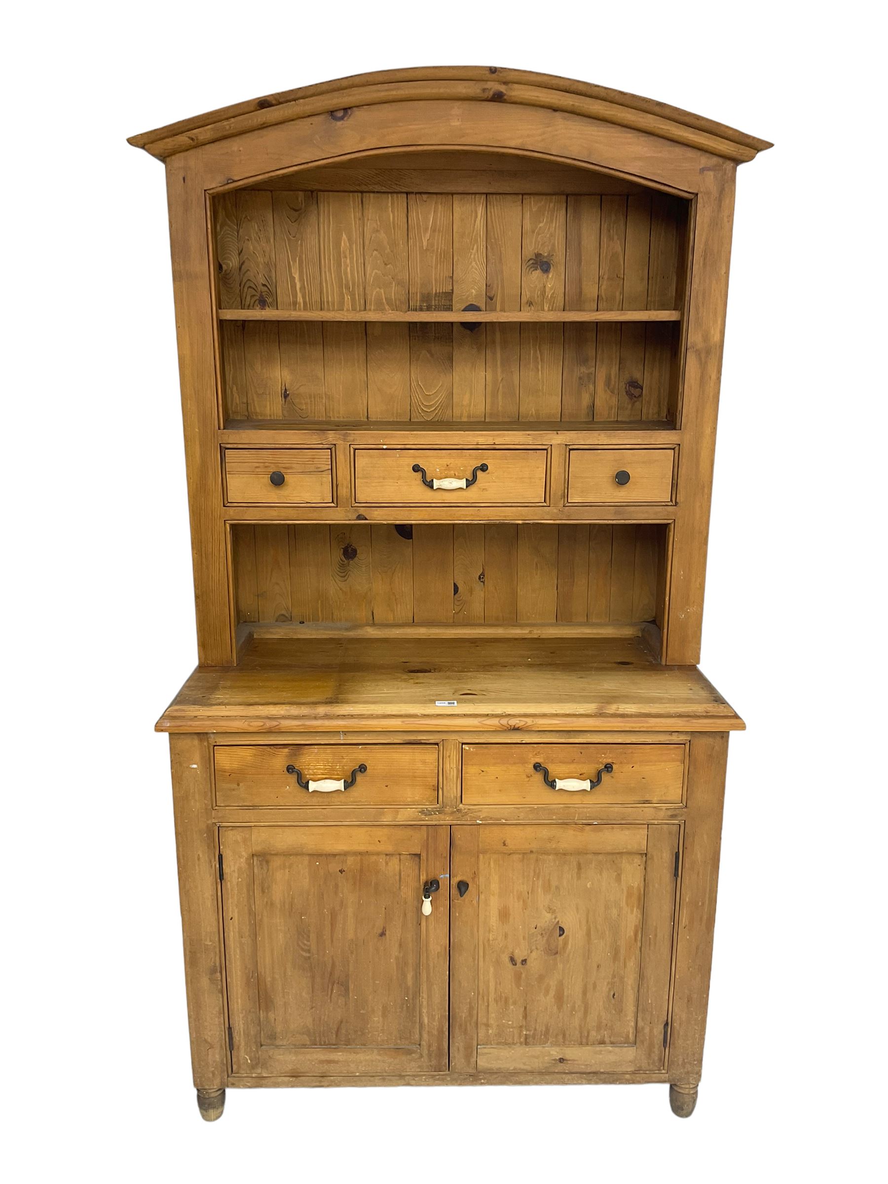 Pine farmhouse style dresser - Image 3 of 7