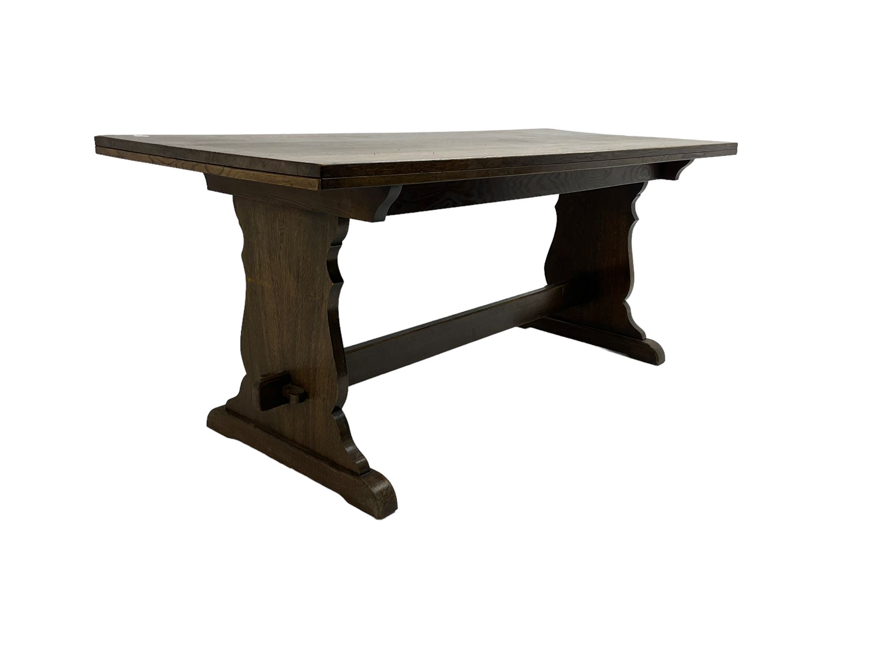 Mid-20th century oak dining table - Image 3 of 3