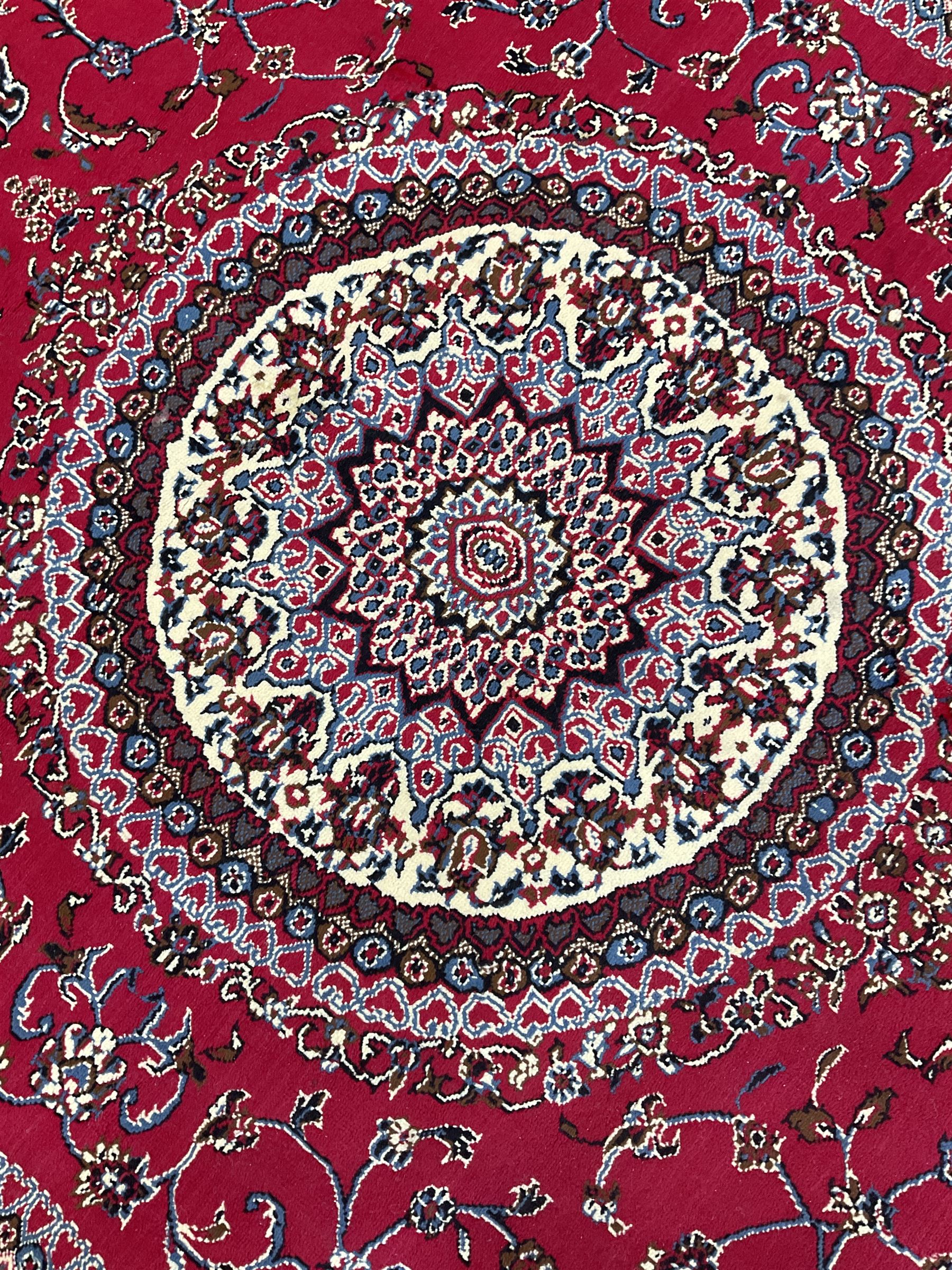 Persian red ground rug - Image 4 of 5