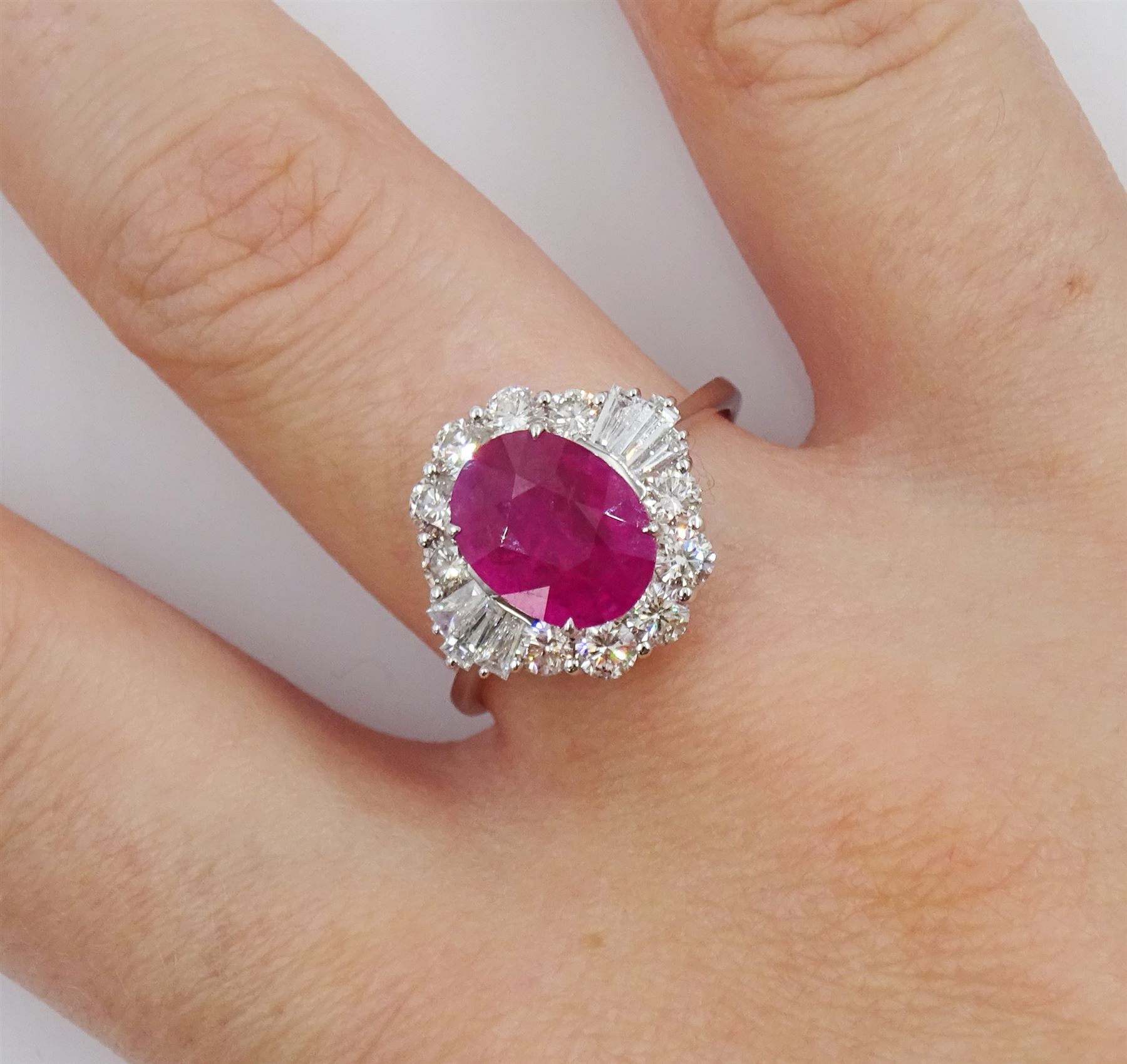 18ct white gold oval mix cut ruby - Image 3 of 5
