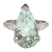 18ct white gold single stone pear shaped aquamarine ring