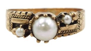 Early 20th century 9ct rose gold three stone pearl ring