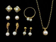 18ct gold pearl stud earrings and 9ct gold pearl jewellery including three pairs of earrings
