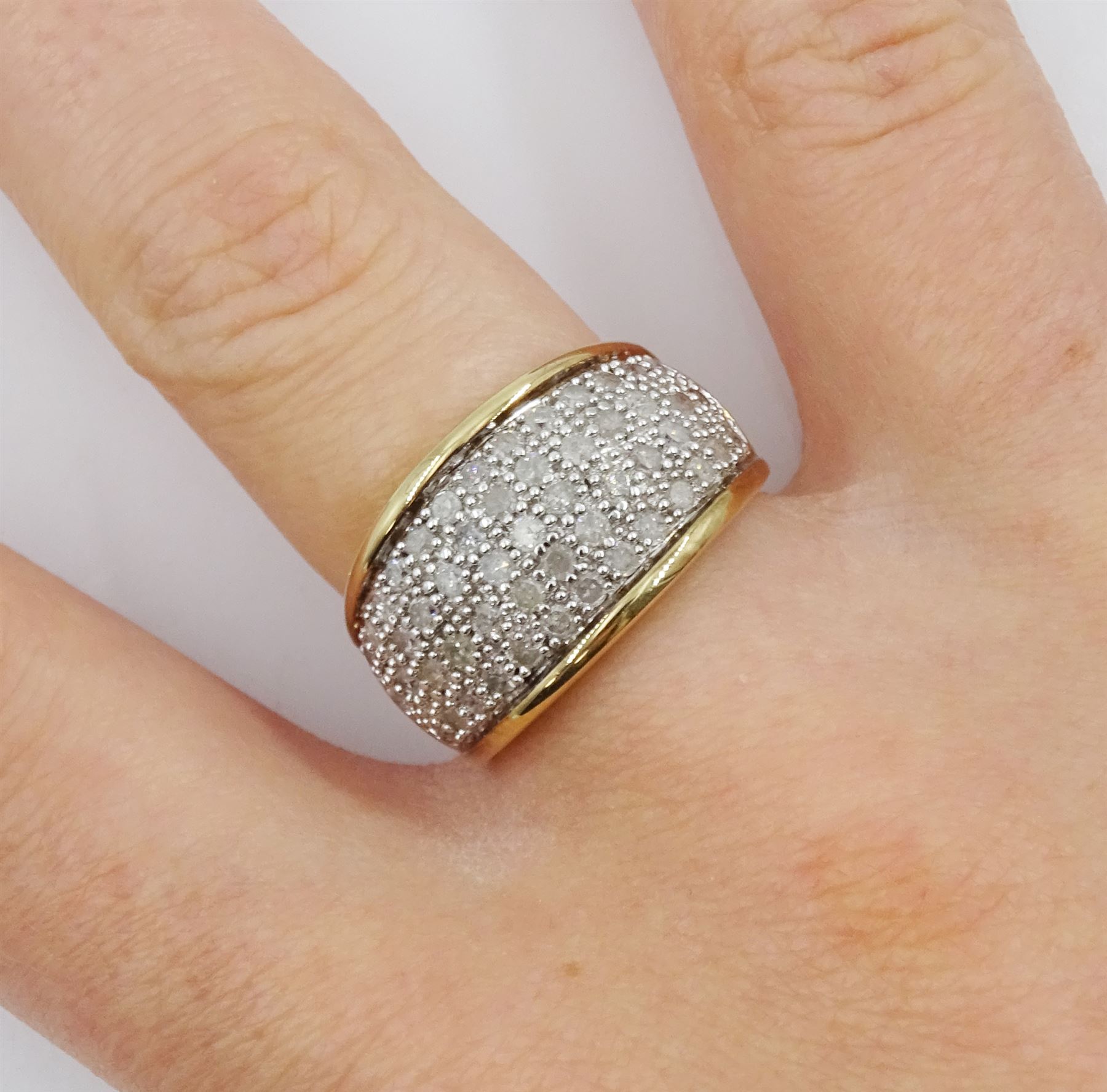 9ct gold pave set diamond ring - Image 2 of 4