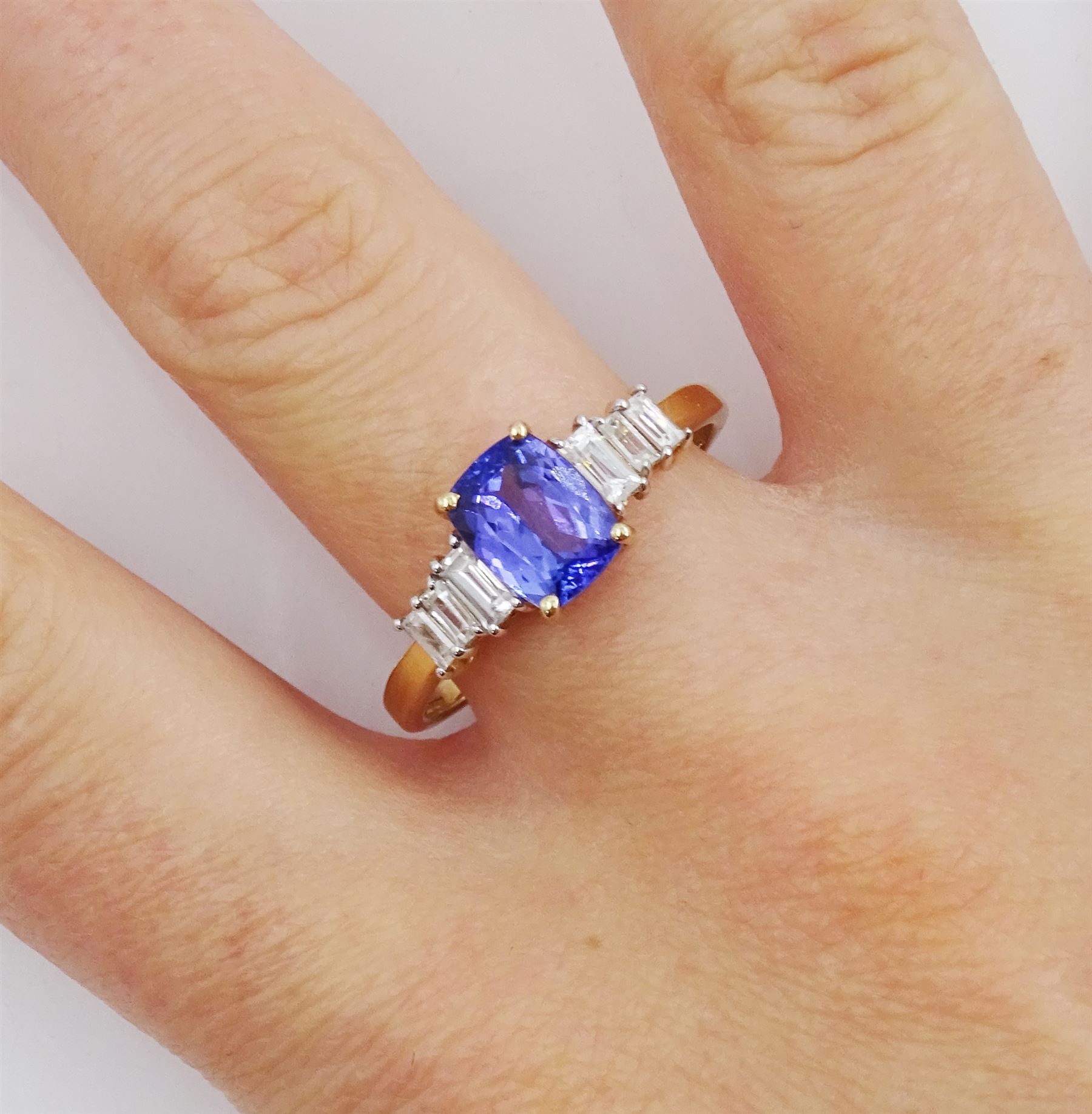 9ct gold cushion cut tanzanite and baguette cut white zircon ring - Image 2 of 4