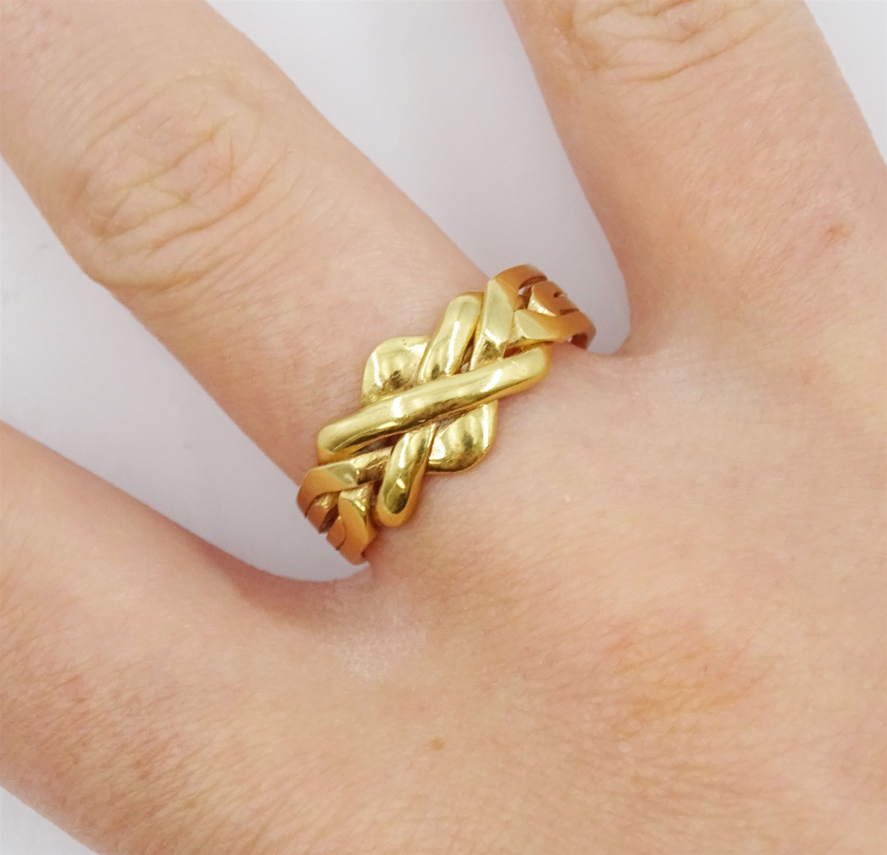 18ct gold puzzle ring - Image 2 of 4