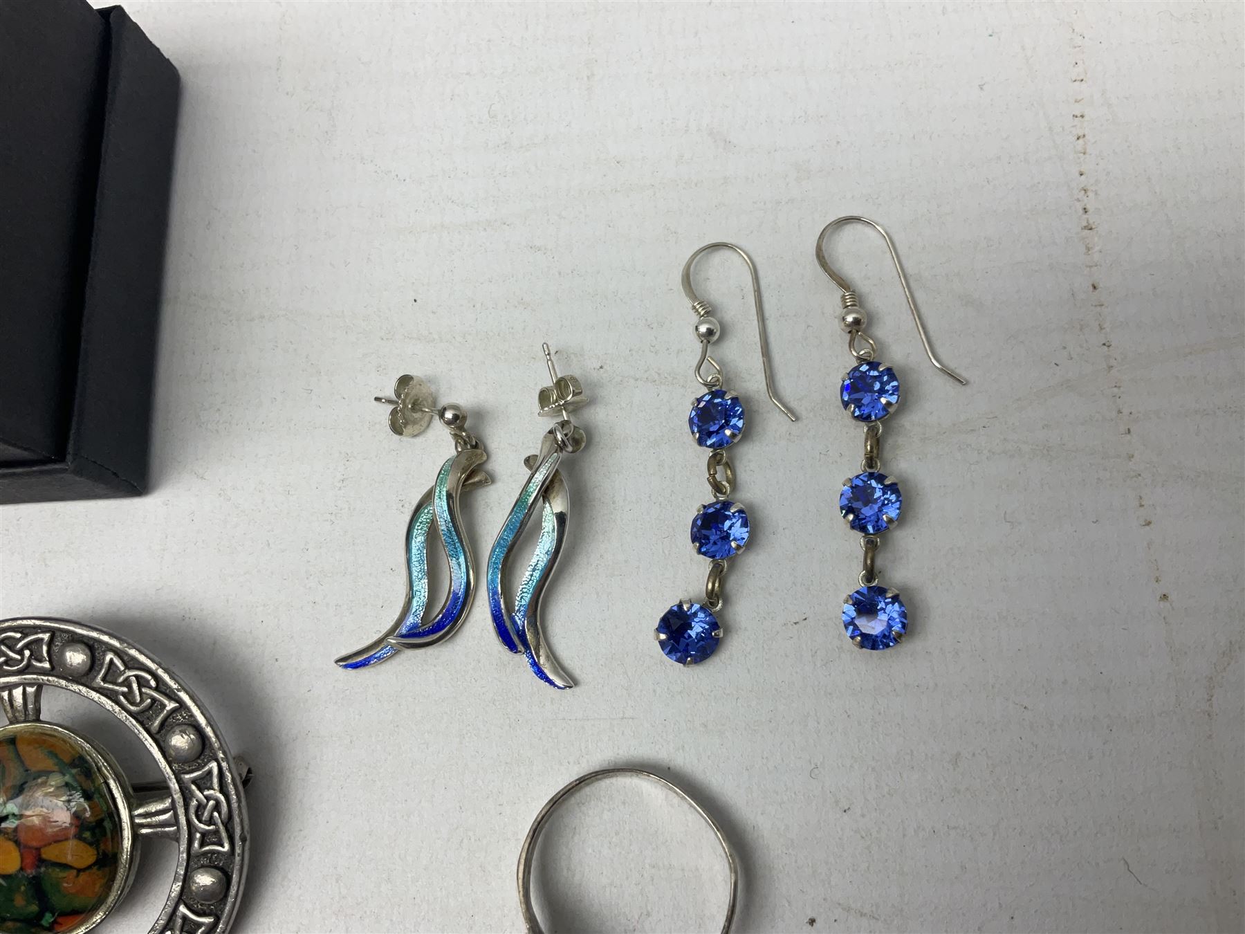 Collection of silver jewellery including two pairs of enamel earrings - Image 11 of 21