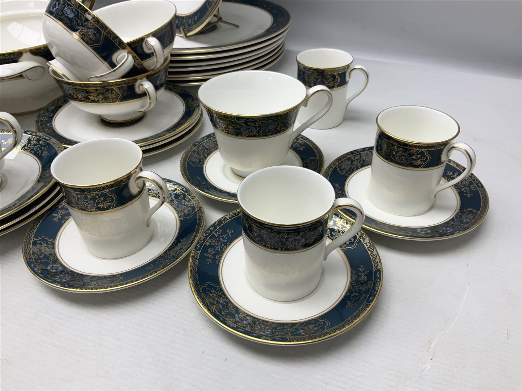 Royal Doulton Carlyle pattern tea and dinner wares - Image 2 of 14